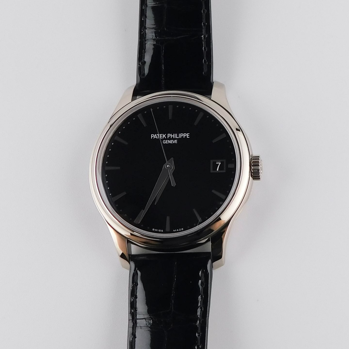 Patek Philippe Calatrava 5227G-010 (2026) - Zwart wijzerplaat 39mm Witgoud (2/6)