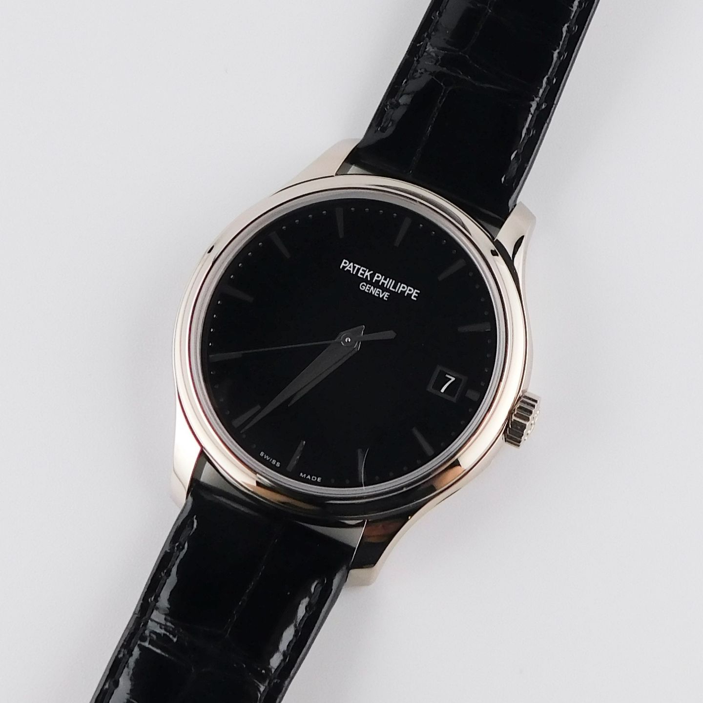 Patek Philippe Calatrava 5227G-010 (2026) - Zwart wijzerplaat 39mm Witgoud (1/6)