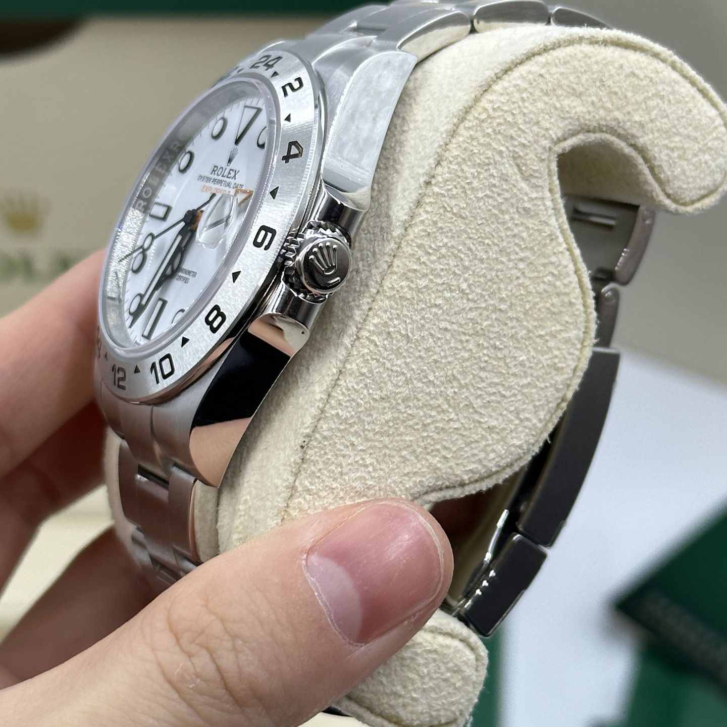 Rolex Explorer II 226570 (Onbekend (willekeurig serienummer)) - Wit wijzerplaat 42mm Staal (8/8)