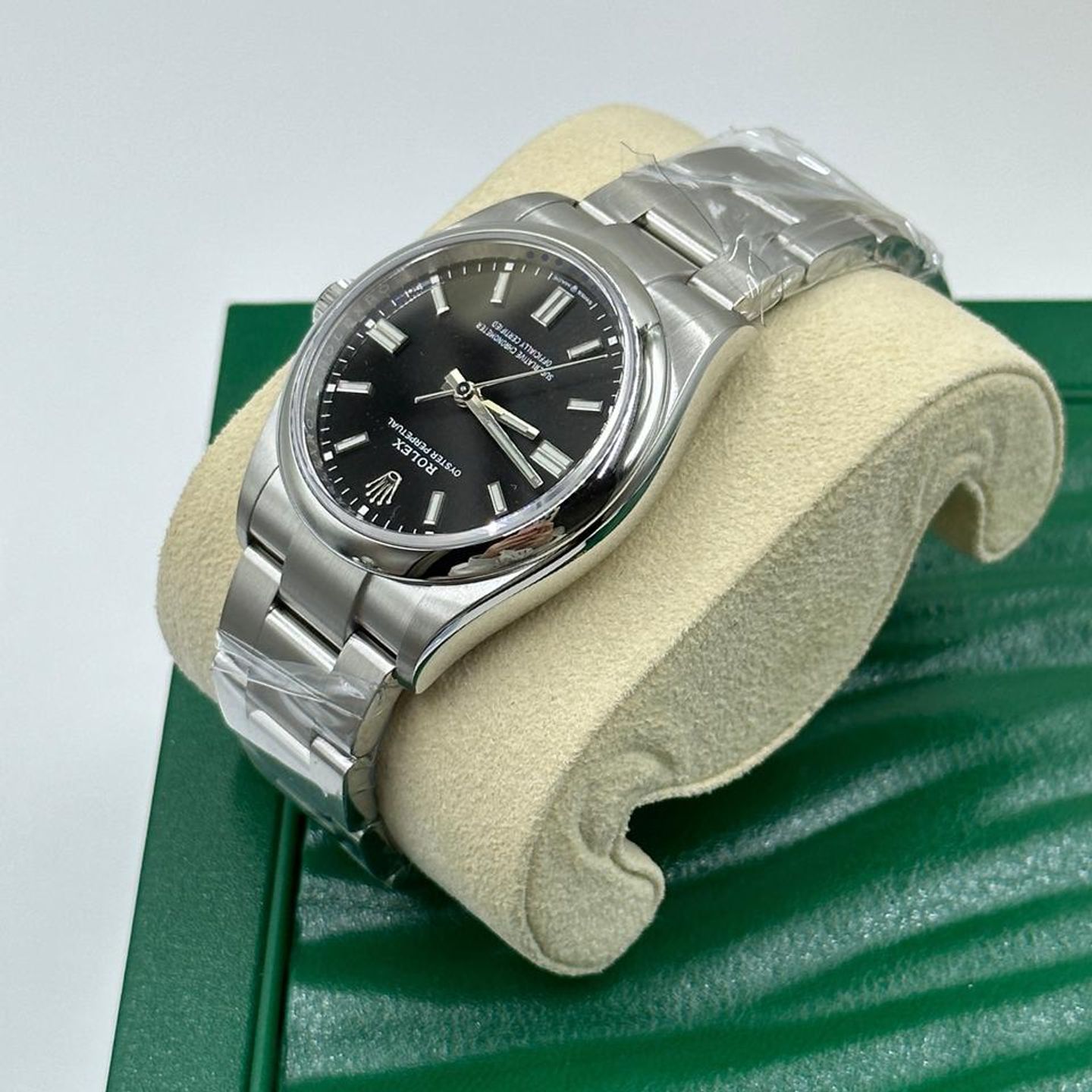 Rolex Oyster Perpetual 126000 - (2/10)