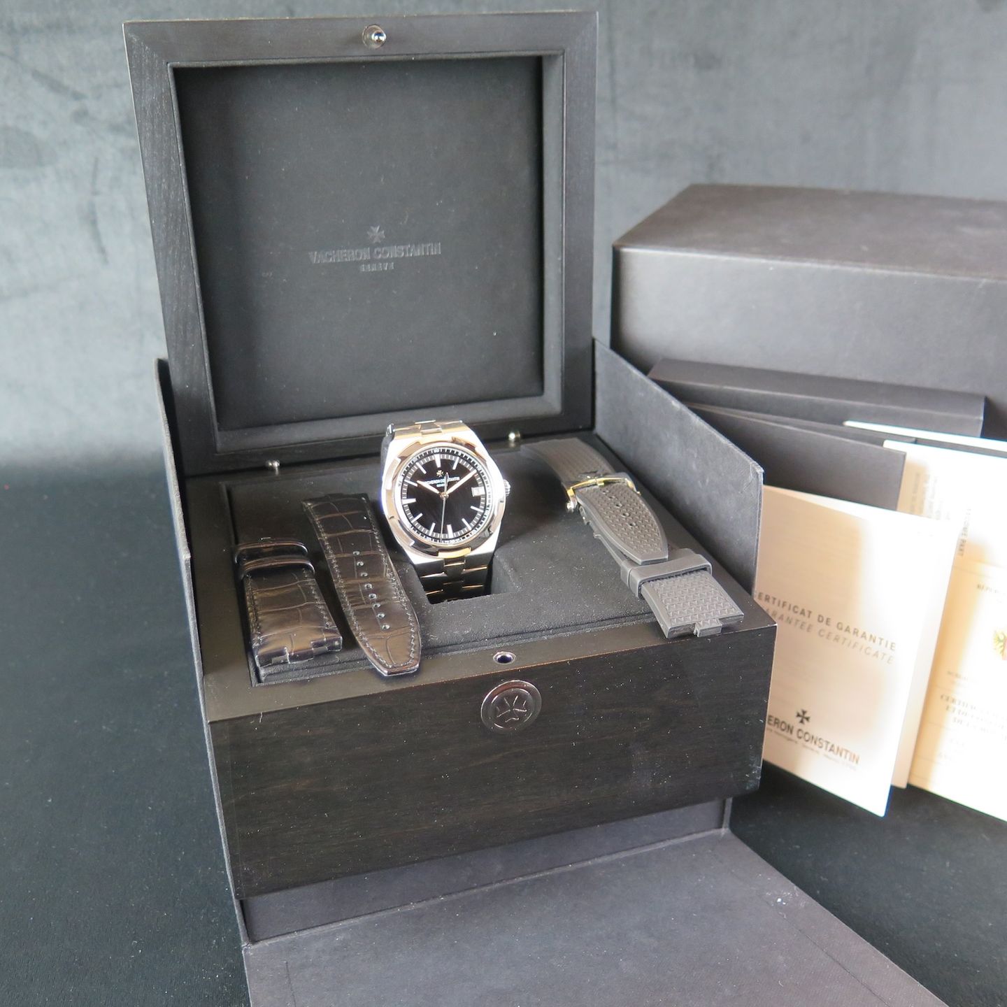 Vacheron Constantin Overseas 4500V (2018) - Blue dial 42 mm Steel case (8/8)