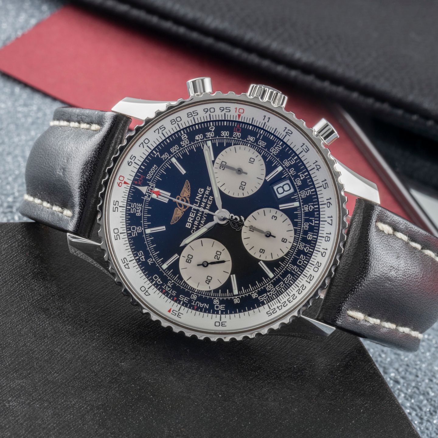 Breitling Navitimer A23322 - (2/8)