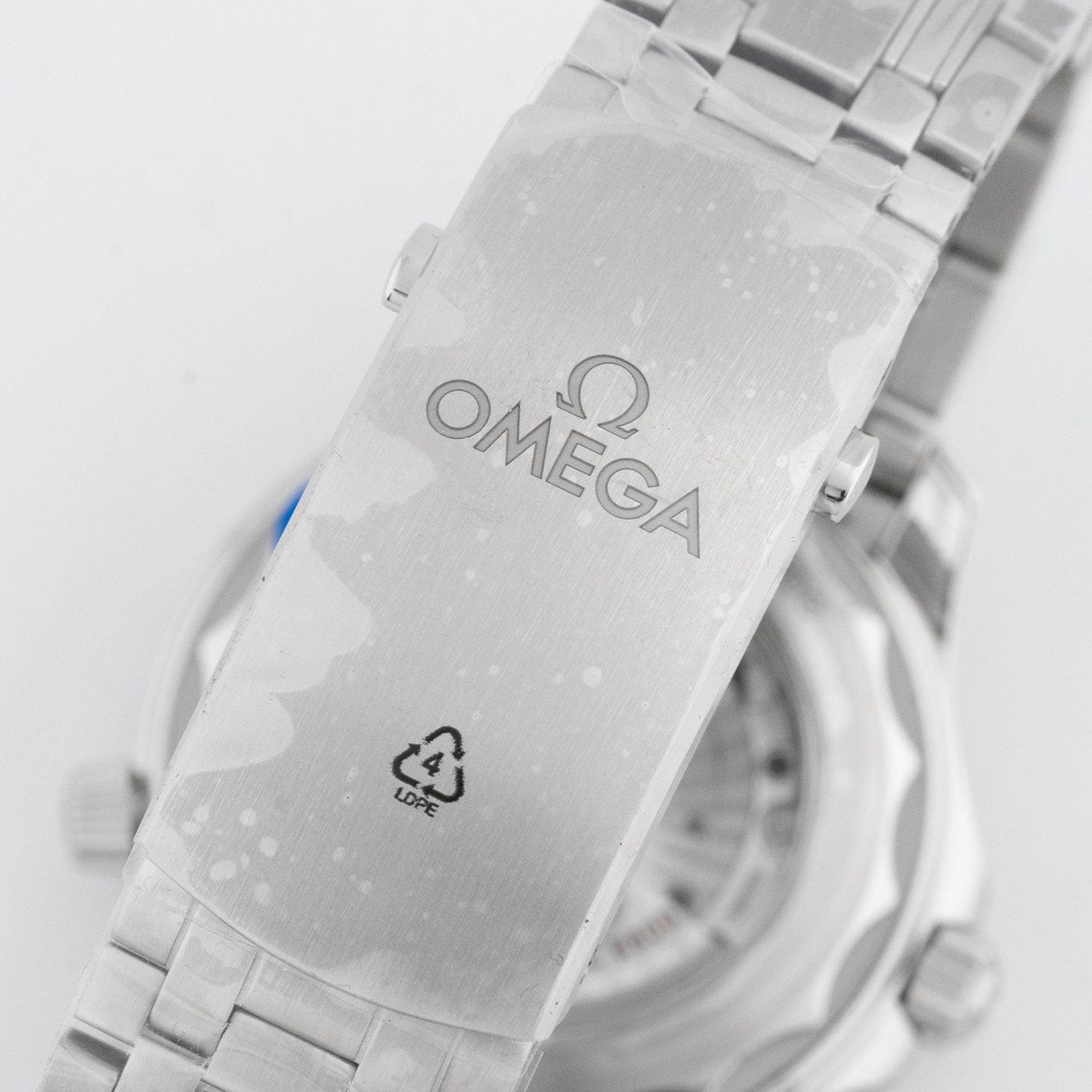 Omega Seamaster Diver 300 M 210.30.42.20.04.001 - (4/5)