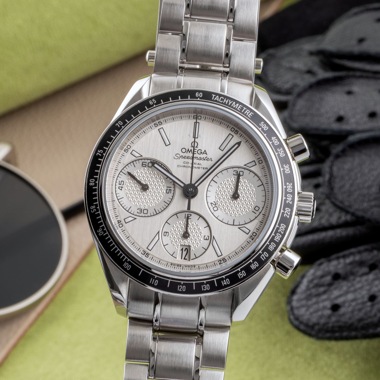 Omega Speedmaster Racing 326.30.40.50.02.001 (Unknown (random serial)) - Silver dial 40 mm Steel case (3/8)