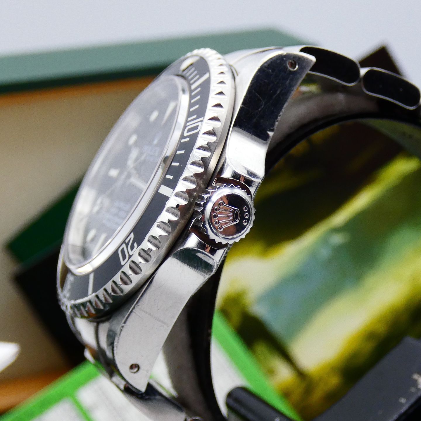 Rolex Sea-Dweller 4000 16600 (2002) - Black dial 40 mm Steel case (4/8)