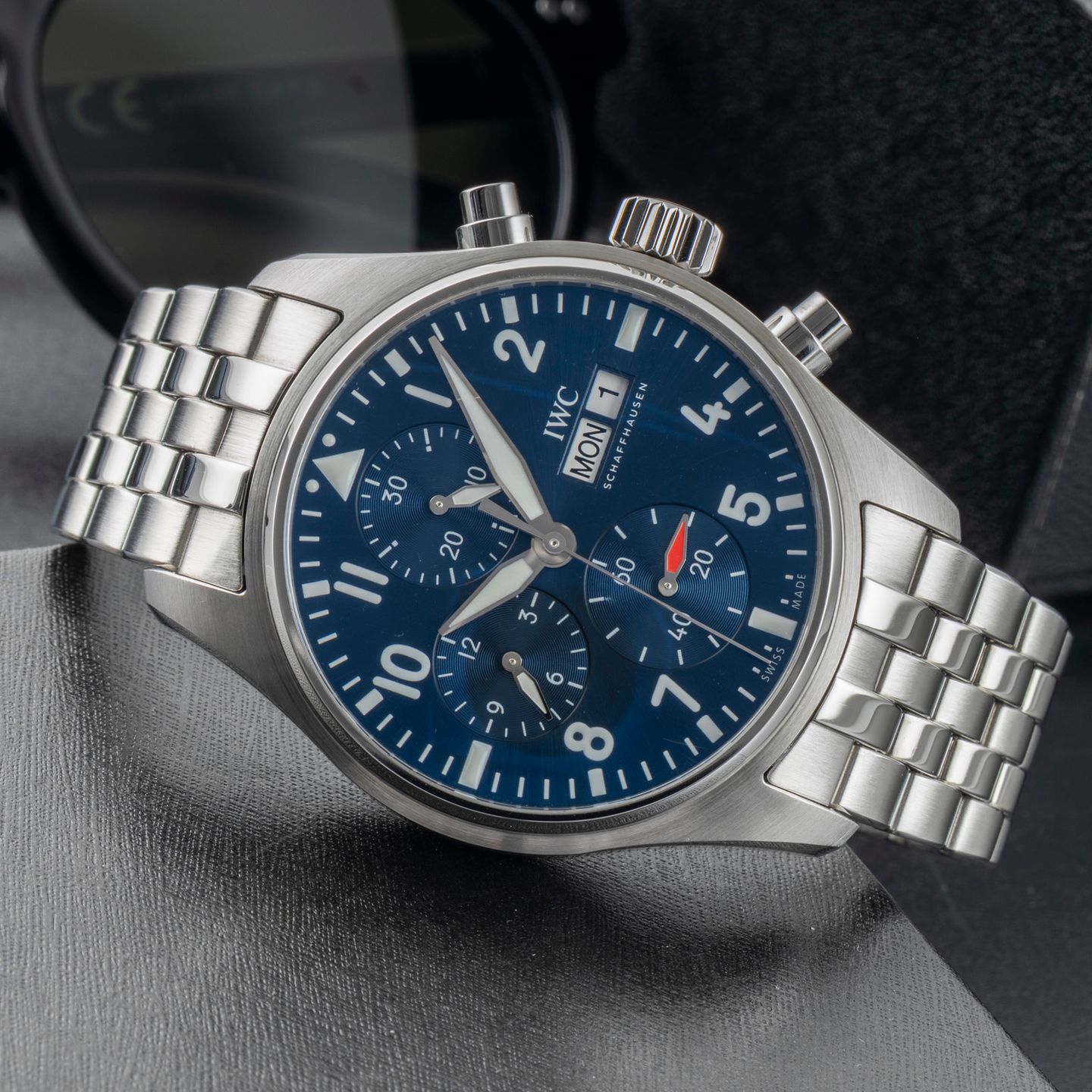 IWC Pilot Chronograph IW388102 (Unknown (random serial)) - Blue dial 41 mm Steel case (2/8)