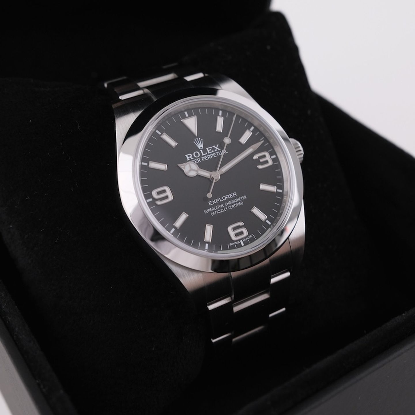 Rolex Explorer 214270 (2017) - Zwart wijzerplaat 39mm Staal (2/8)