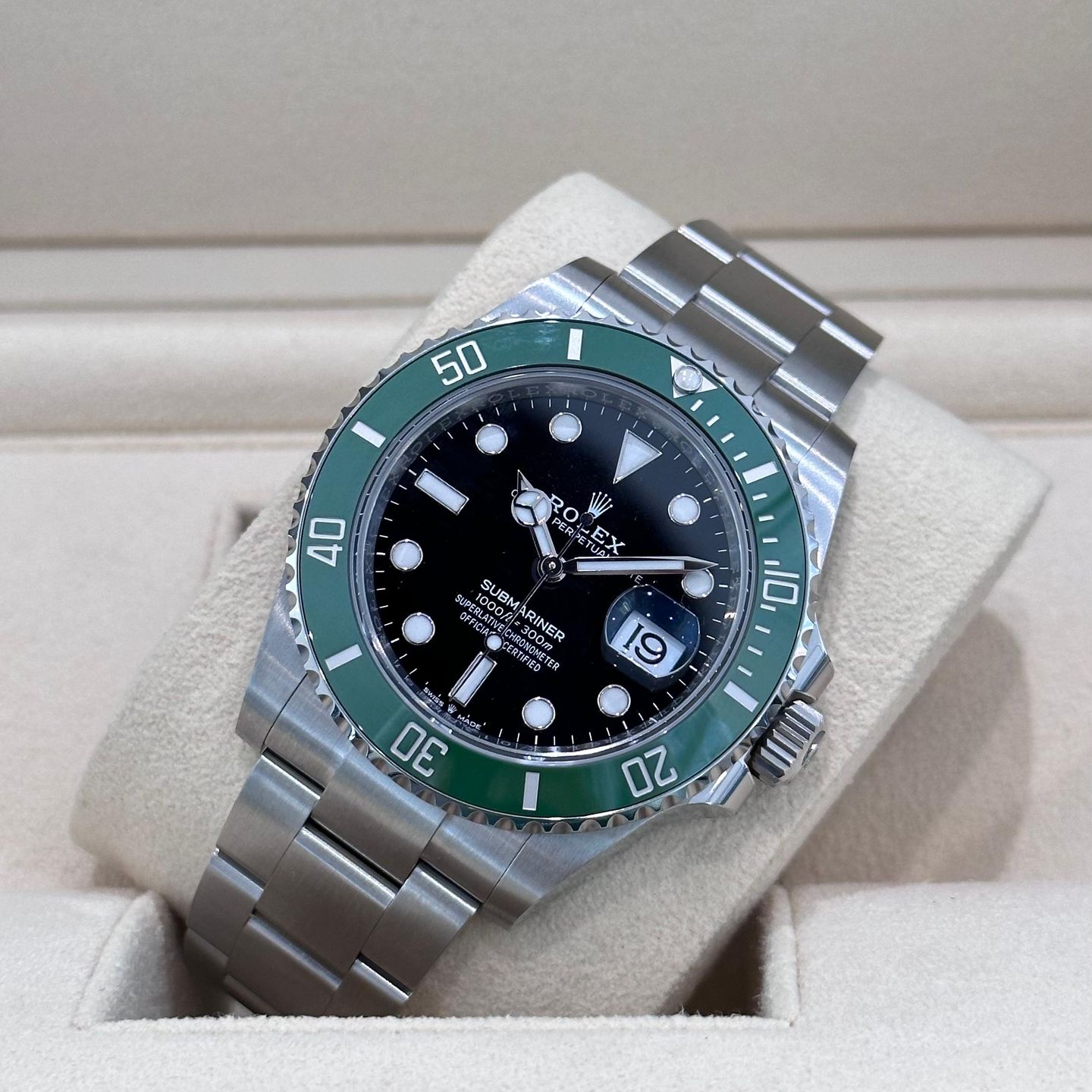 Rolex Submariner Date 126610LV (2024) - Zwart wijzerplaat 41mm Staal (2/8)