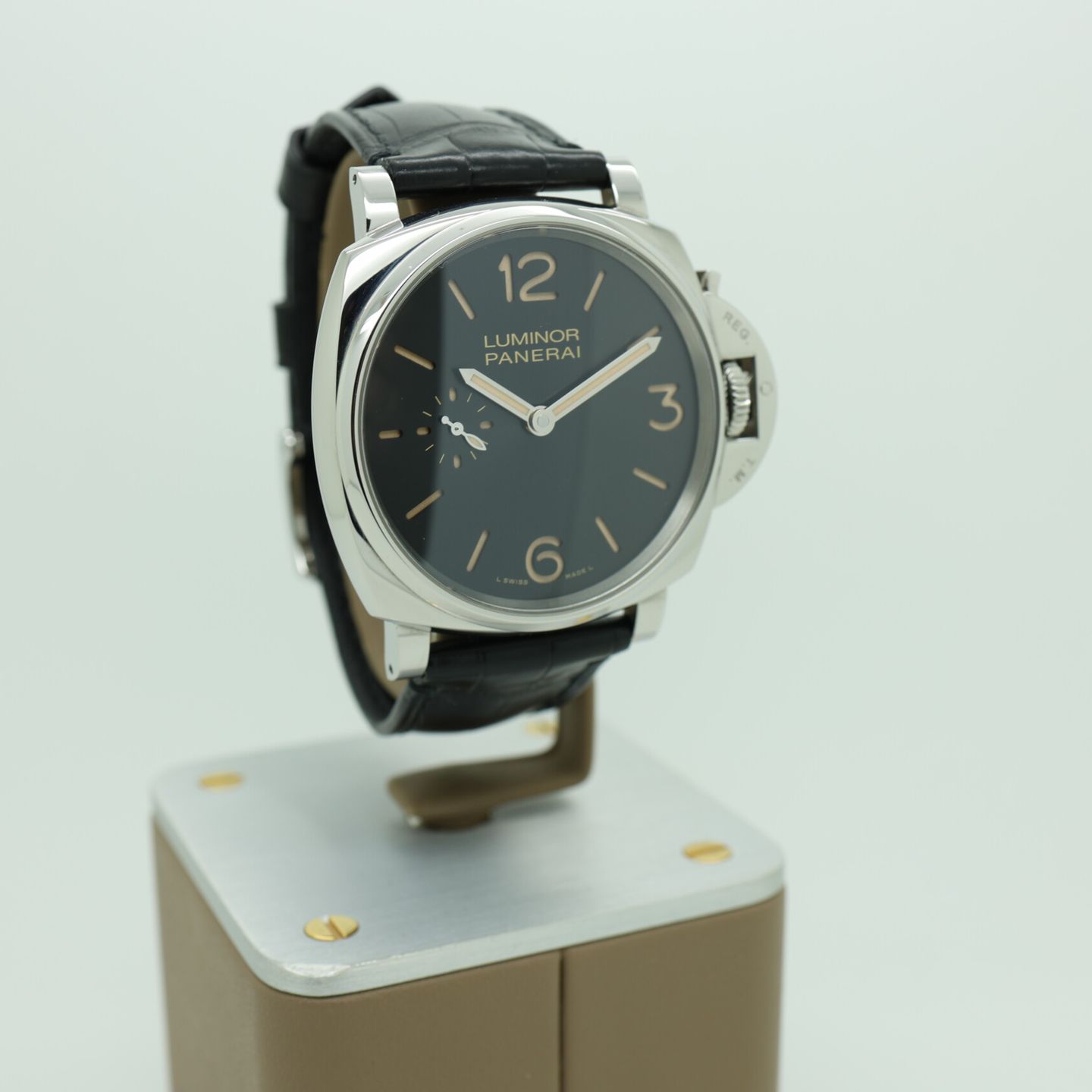 Panerai Luminor Due PAM00676 (2026) - Black dial 42 mm Steel case (2/8)