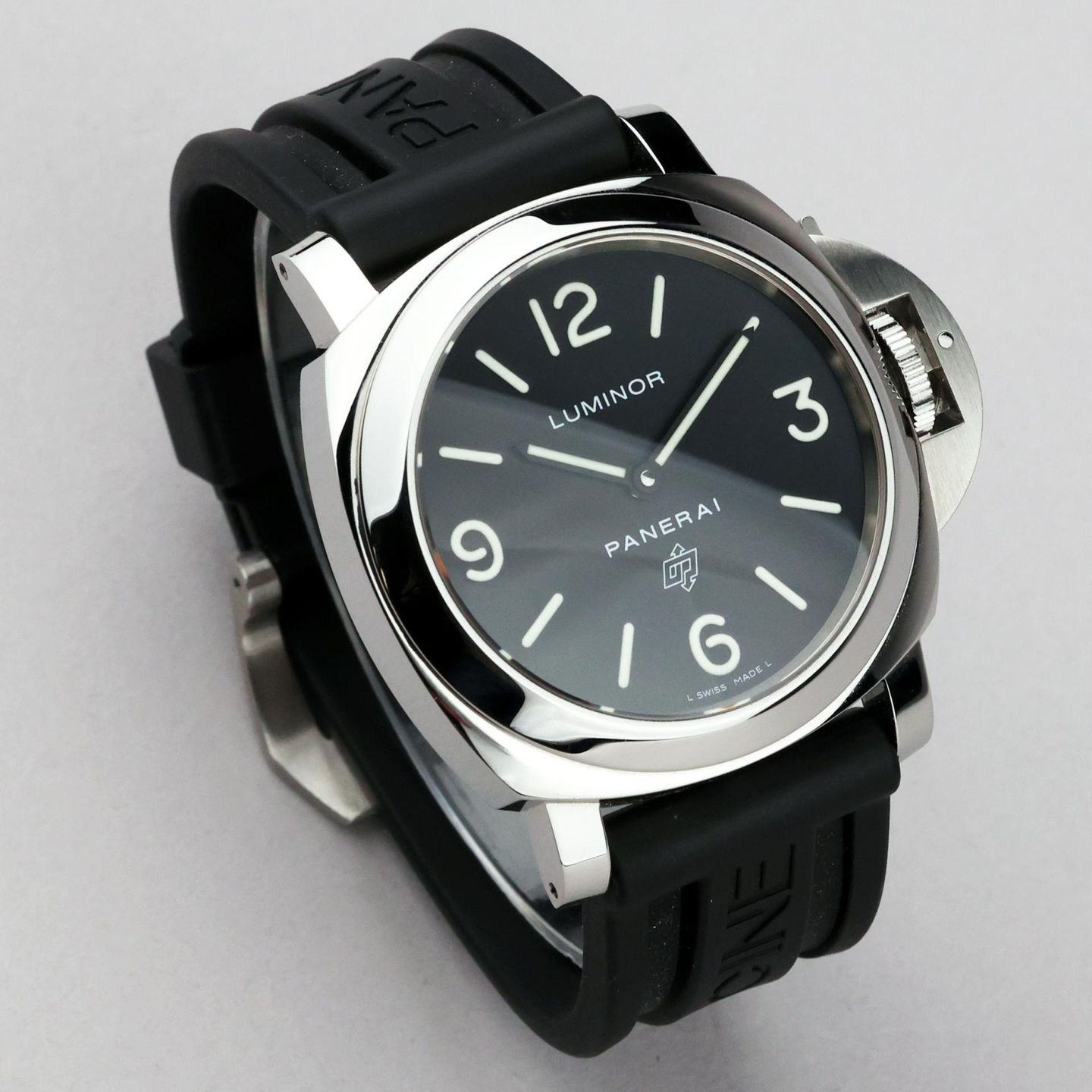 Panerai Luminor Base Logo PAM01000 (2010) - Black dial 44 mm Steel case (2/8)