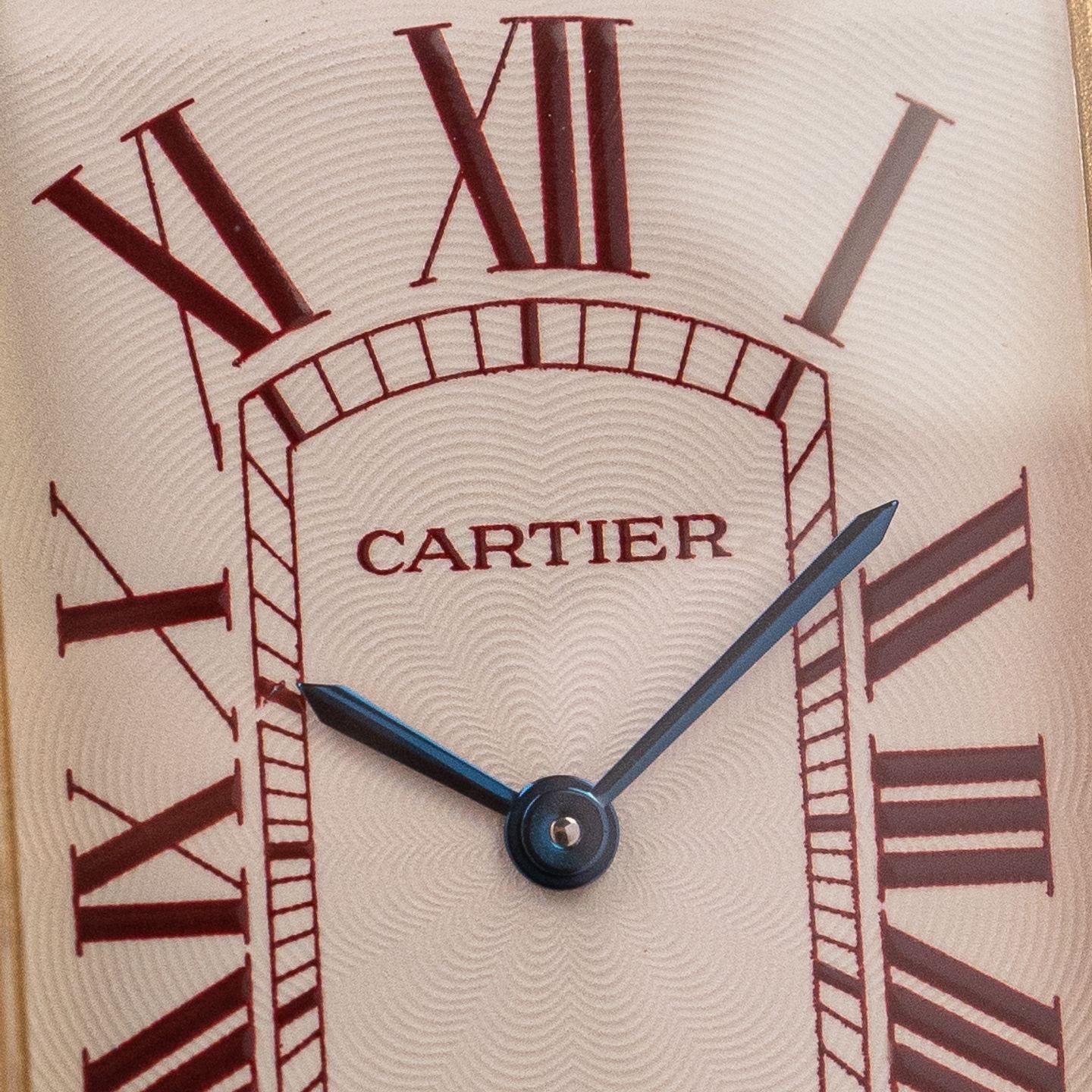 Cartier Tank Américaine 1735 (Unknown (random serial)) - White dial 26 mm Yellow Gold case (2/6)