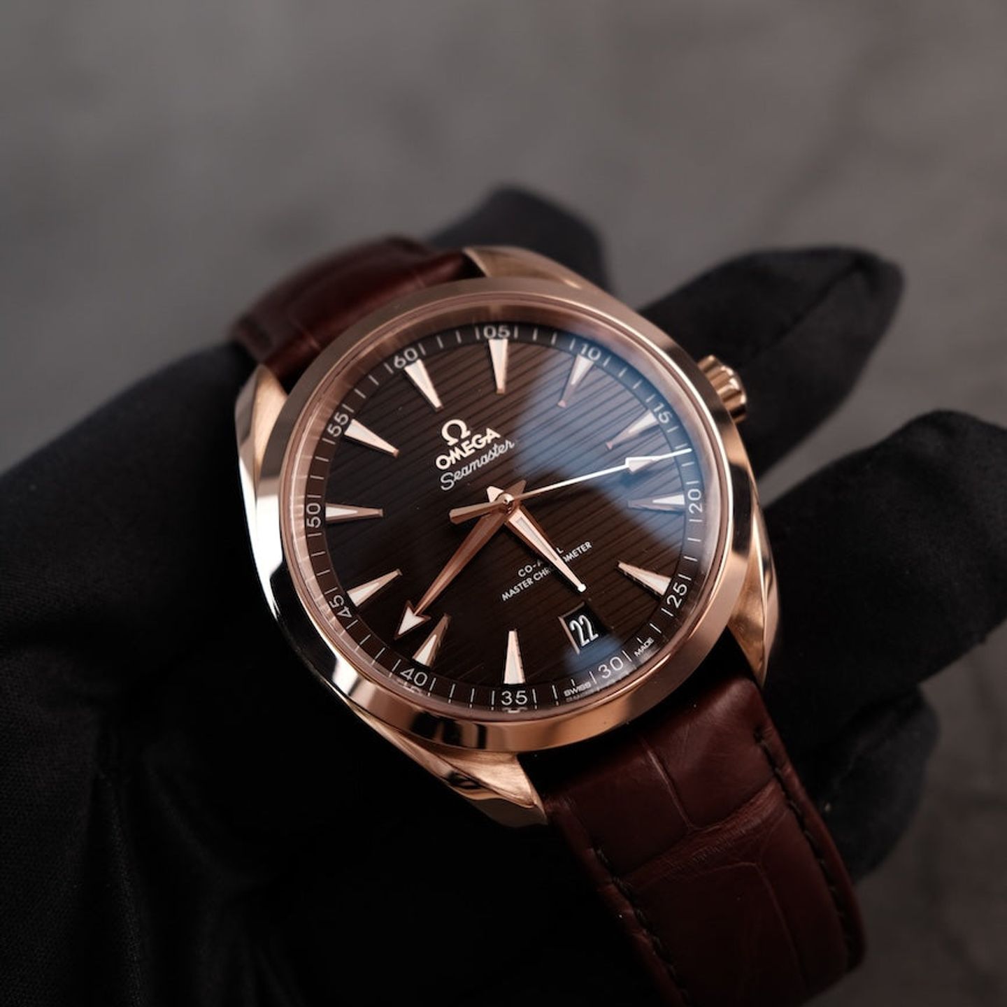 Omega Seamaster Aqua Terra 220.53.41.21.13.001 (2019) - Zwart wijzerplaat 41mm Roségoud (2/8)