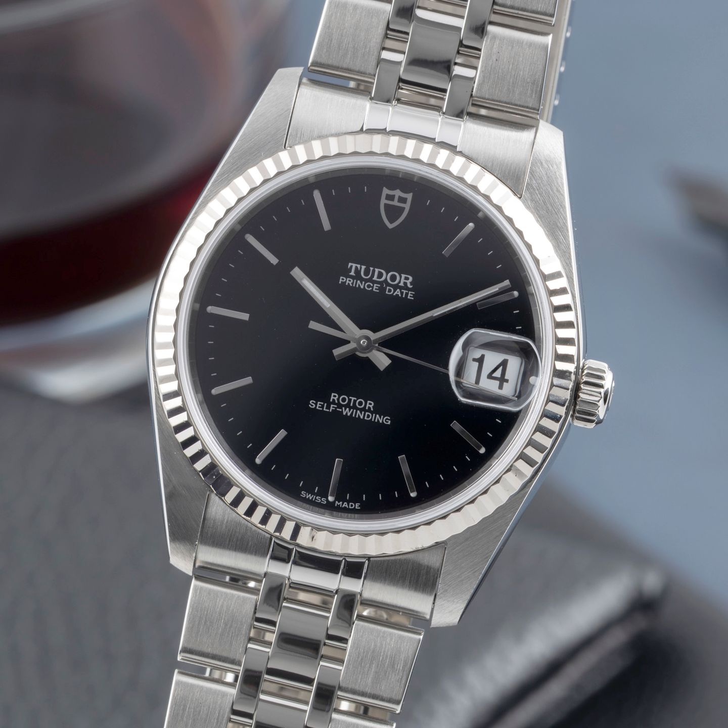 Tudor Prince Date 74034 - (3/8)
