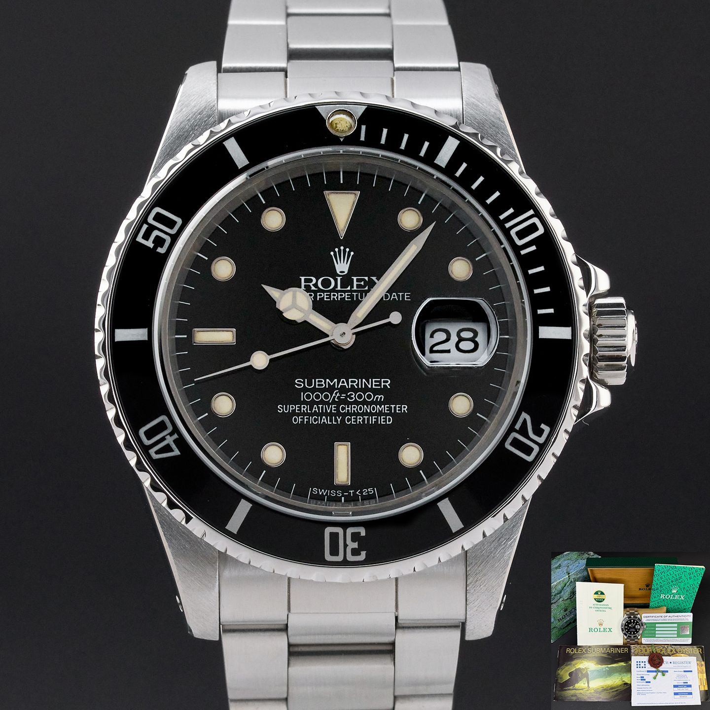Rolex Submariner Date 16800 (1985) - Black dial 40 mm Steel case (1/8)