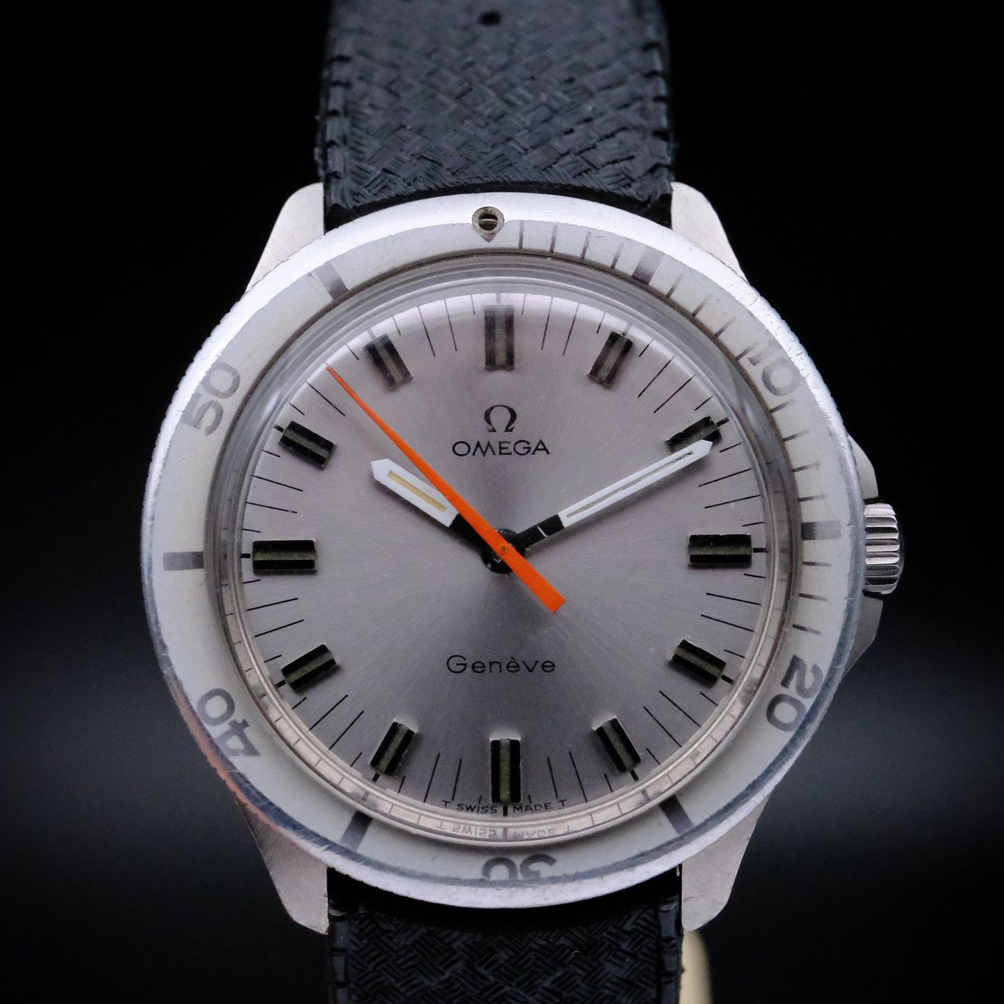 Omega Genève 135.042 (1970) - Silver dial 37 mm Steel case (1/3)