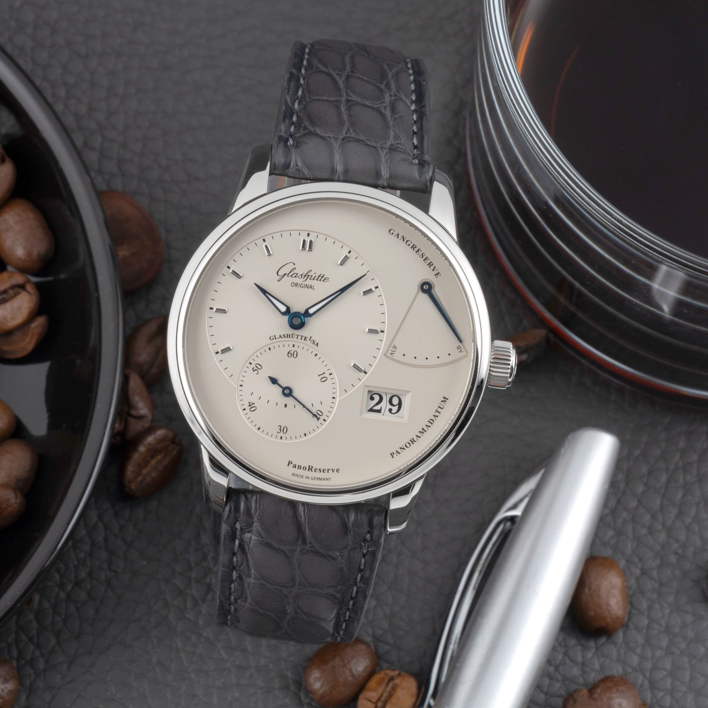 Glashütte Original PanoReserve 1-65-01-22-12-04 (Onbekend (willekeurig serienummer)) - Zilver wijzerplaat 40mm Staal (1/8)