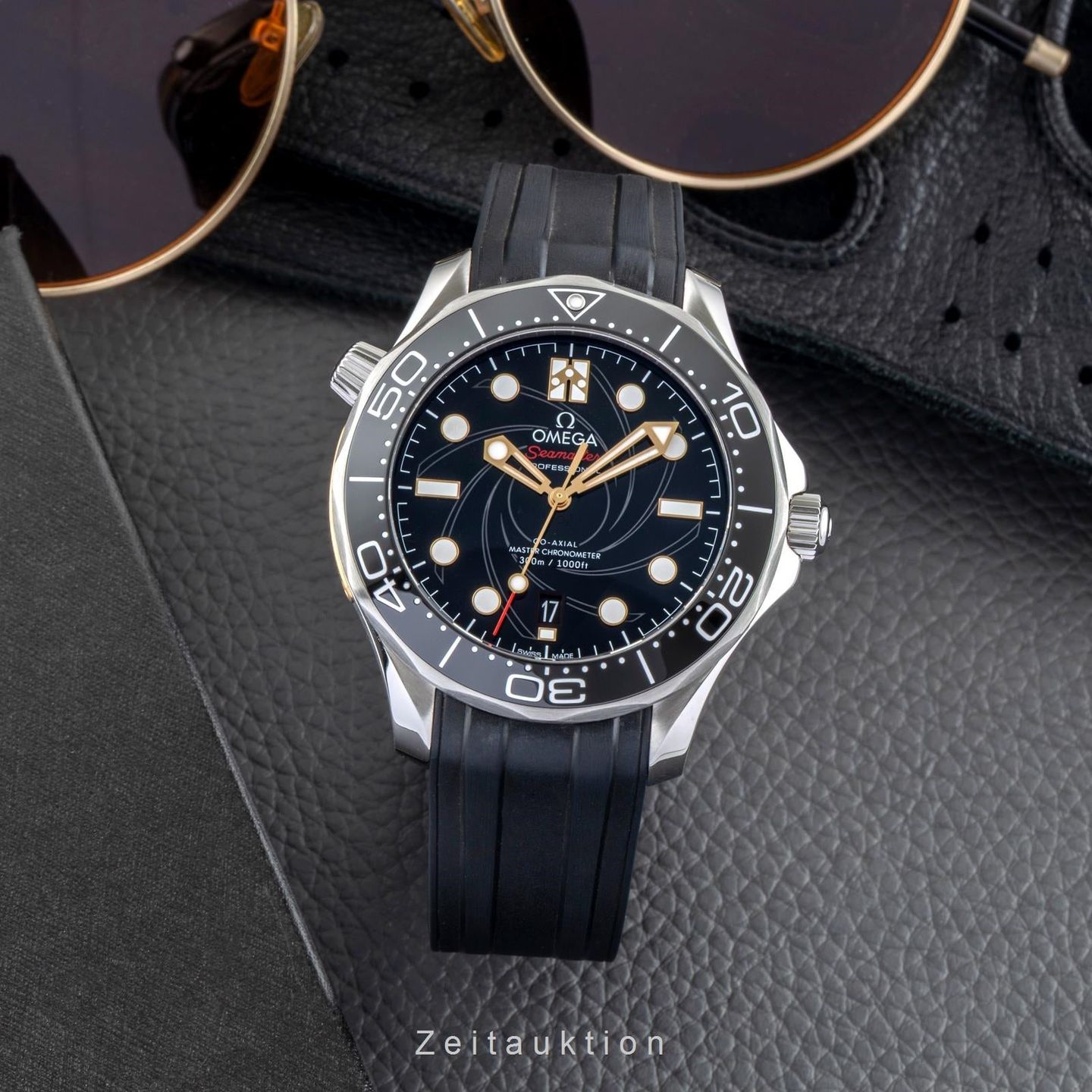Omega Seamaster Diver 300 M 210.22.42.20.01.004 (Unknown (random serial)) - Black dial 42 mm Steel case (3/8)