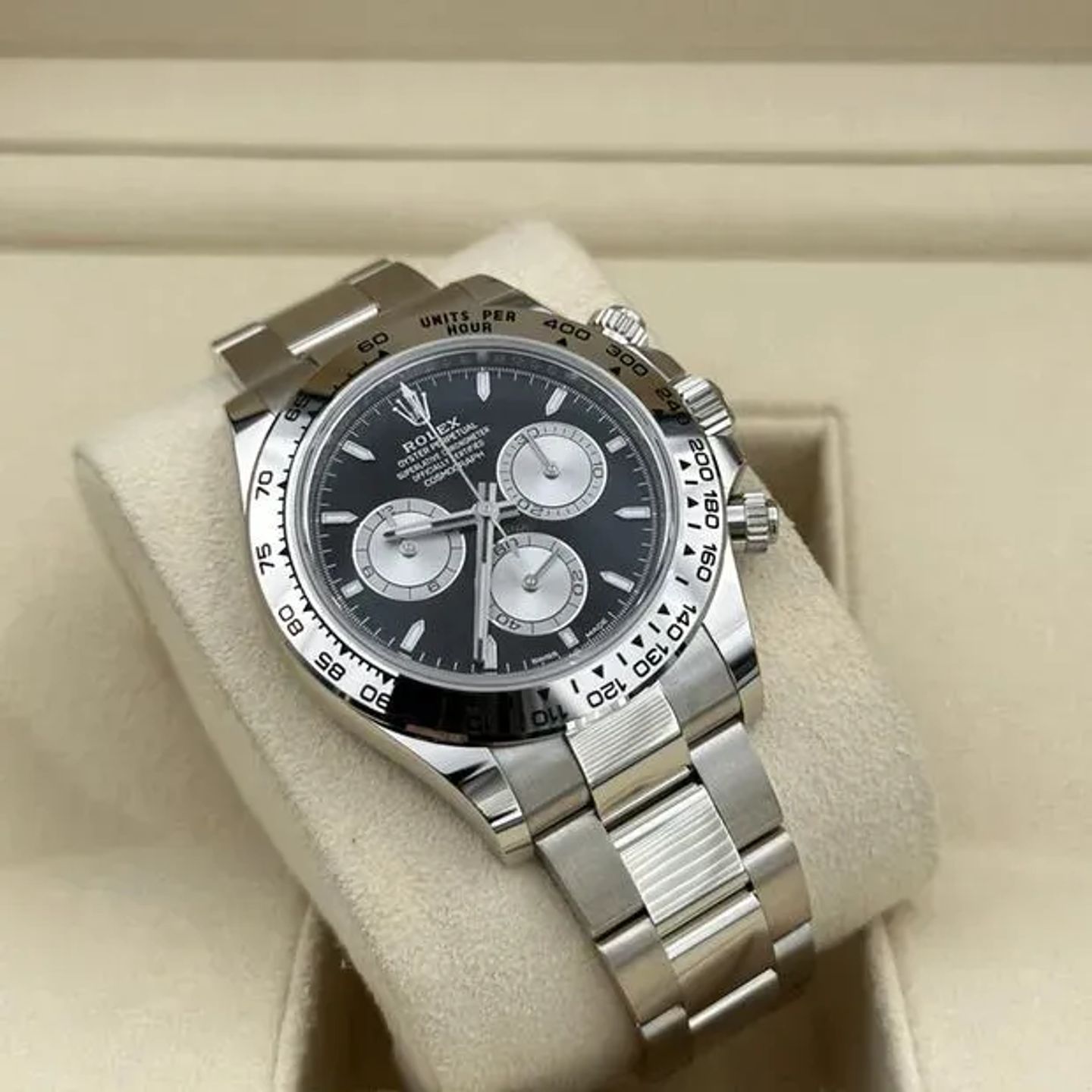 Rolex Daytona 126509 (2024) - Black dial 40 mm White Gold case (4/6)