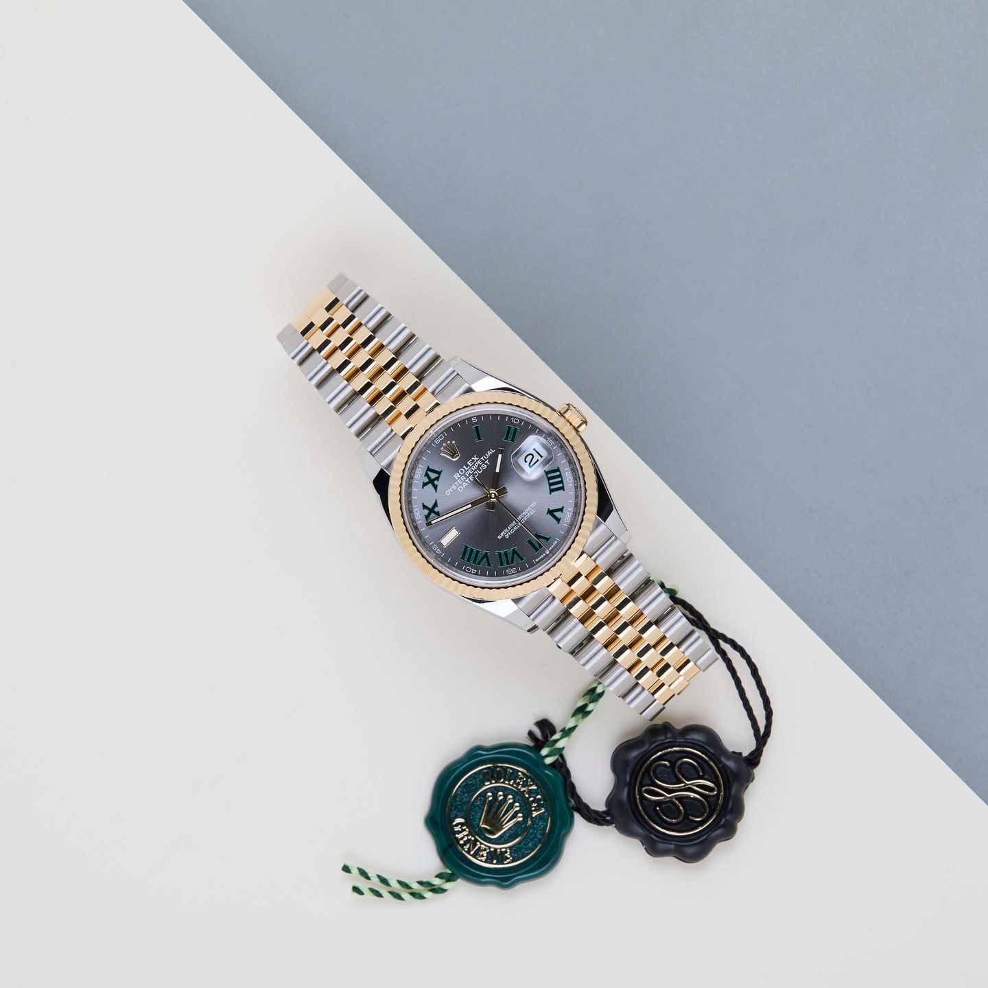 Rolex Datejust 36 126233 (2024) - 36 mm Gold/Steel case (2/8)