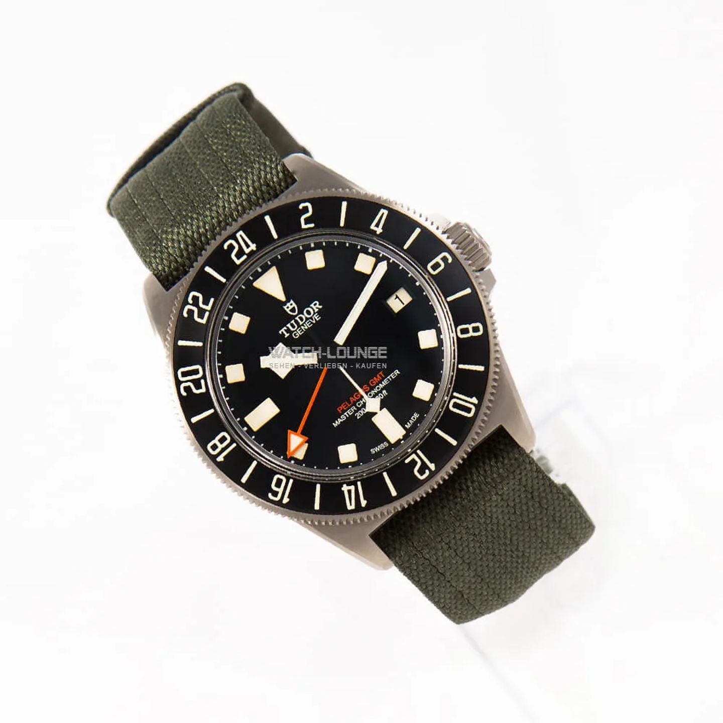 Tudor Pelagos 2542G257NU (2025) - Black dial 42 mm Titanium case (2/8)