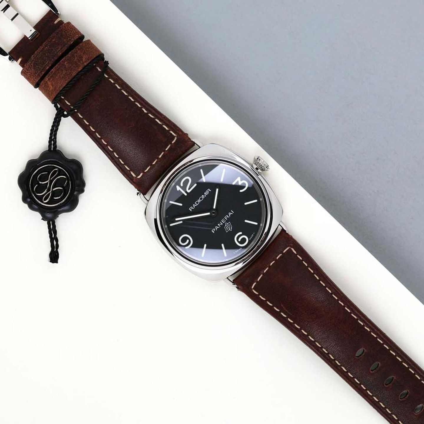 Panerai Radiomir PAM00753 (2022) - Black dial 45 mm Steel case (2/8)