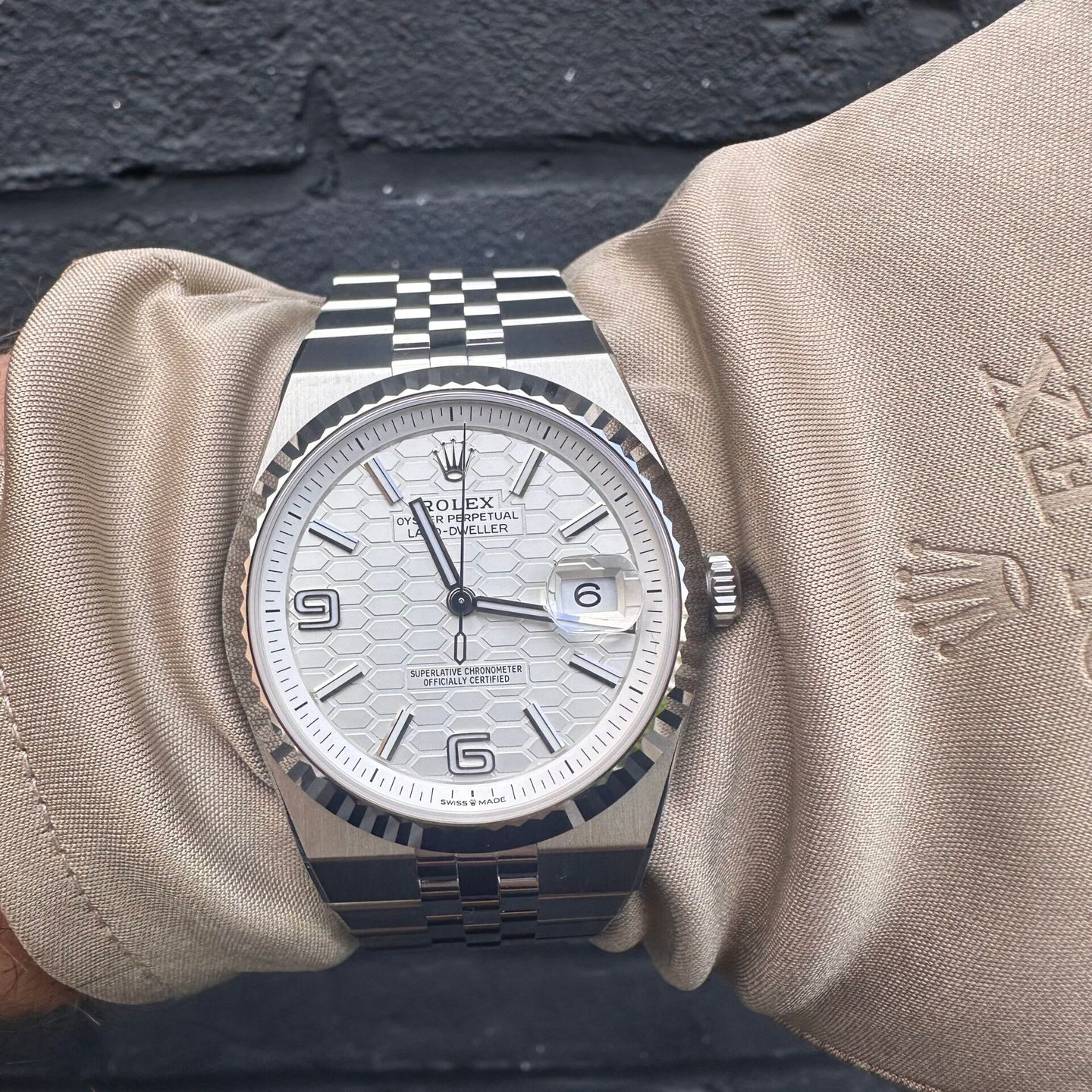 Rolex Land-Dweller 40 127334 (2024) - White dial 40 mm Steel case (4/5)