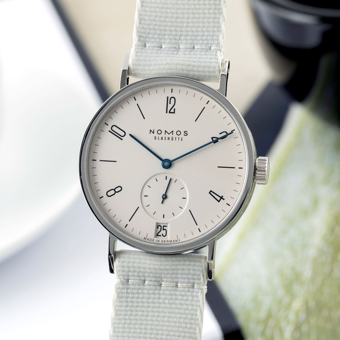 NOMOS Tangomat Datum 602 (Onbekend (willekeurig serienummer)) - Wit wijzerplaat 38mm Staal (3/8)