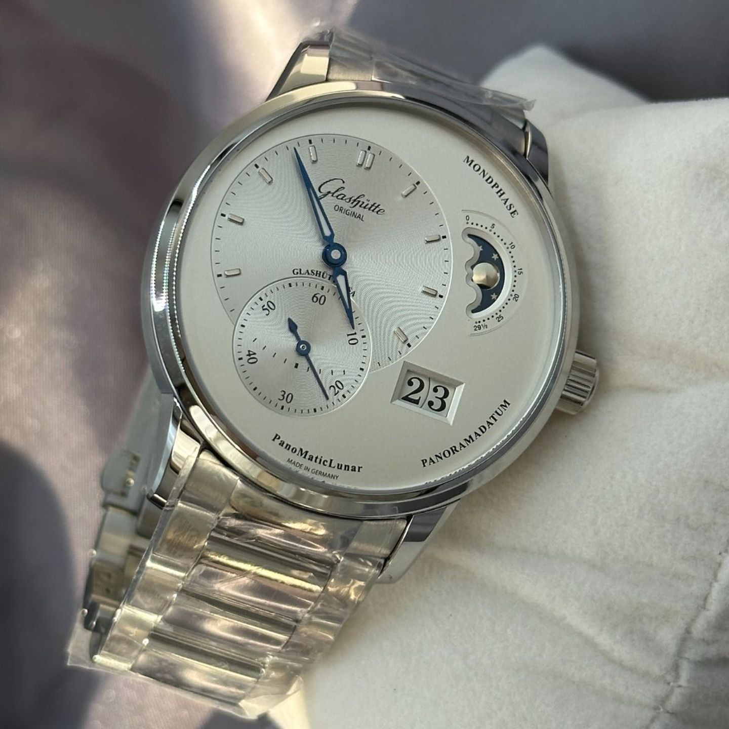 Glashütte Original PanoMaticLunar 1-90-02-42-32-71 (2024) - Silver dial 40 mm Steel case (8/8)