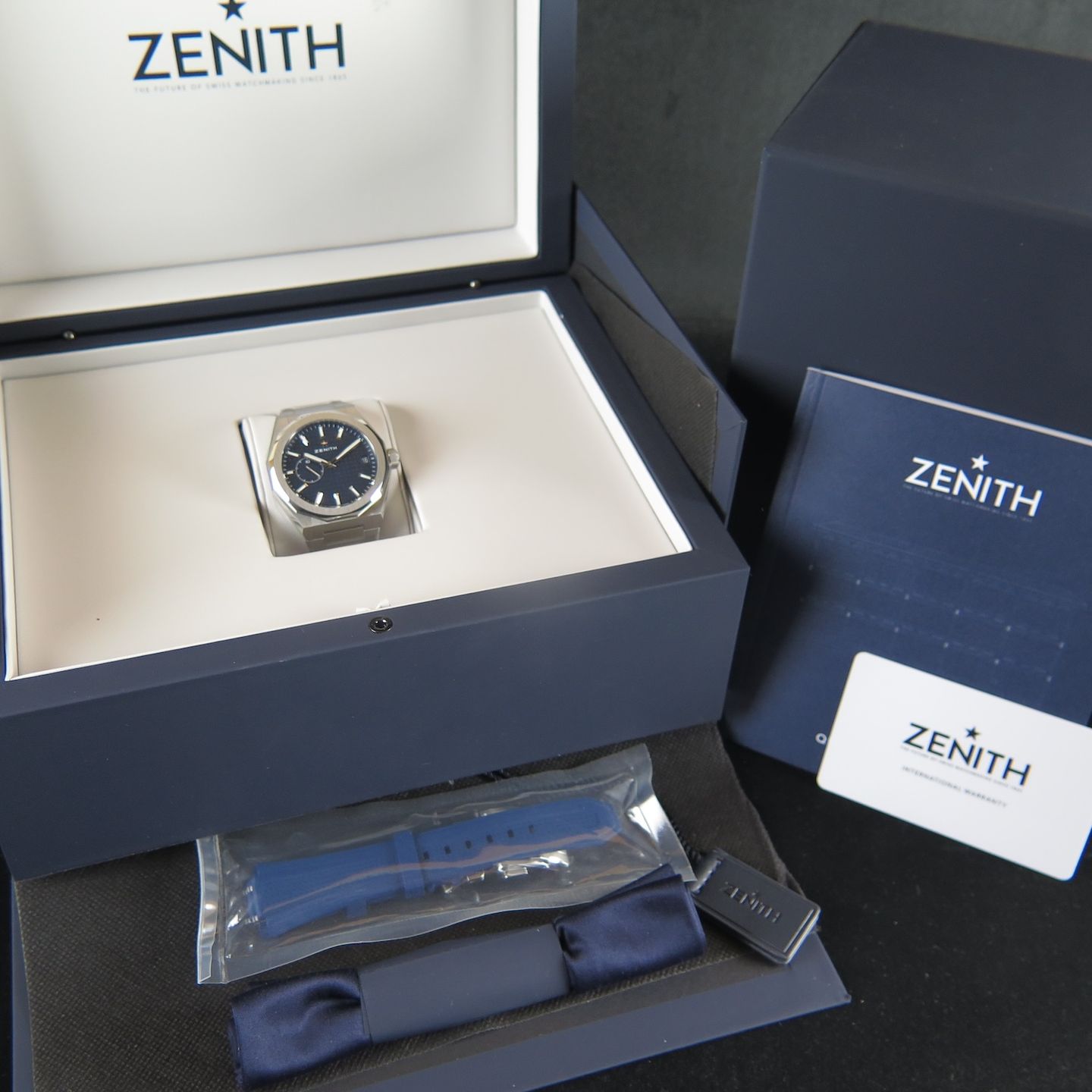 Zenith Defy Skyline 03.9300.3620/51.I001 (2022) - Blue dial 41 mm Steel case (8/8)