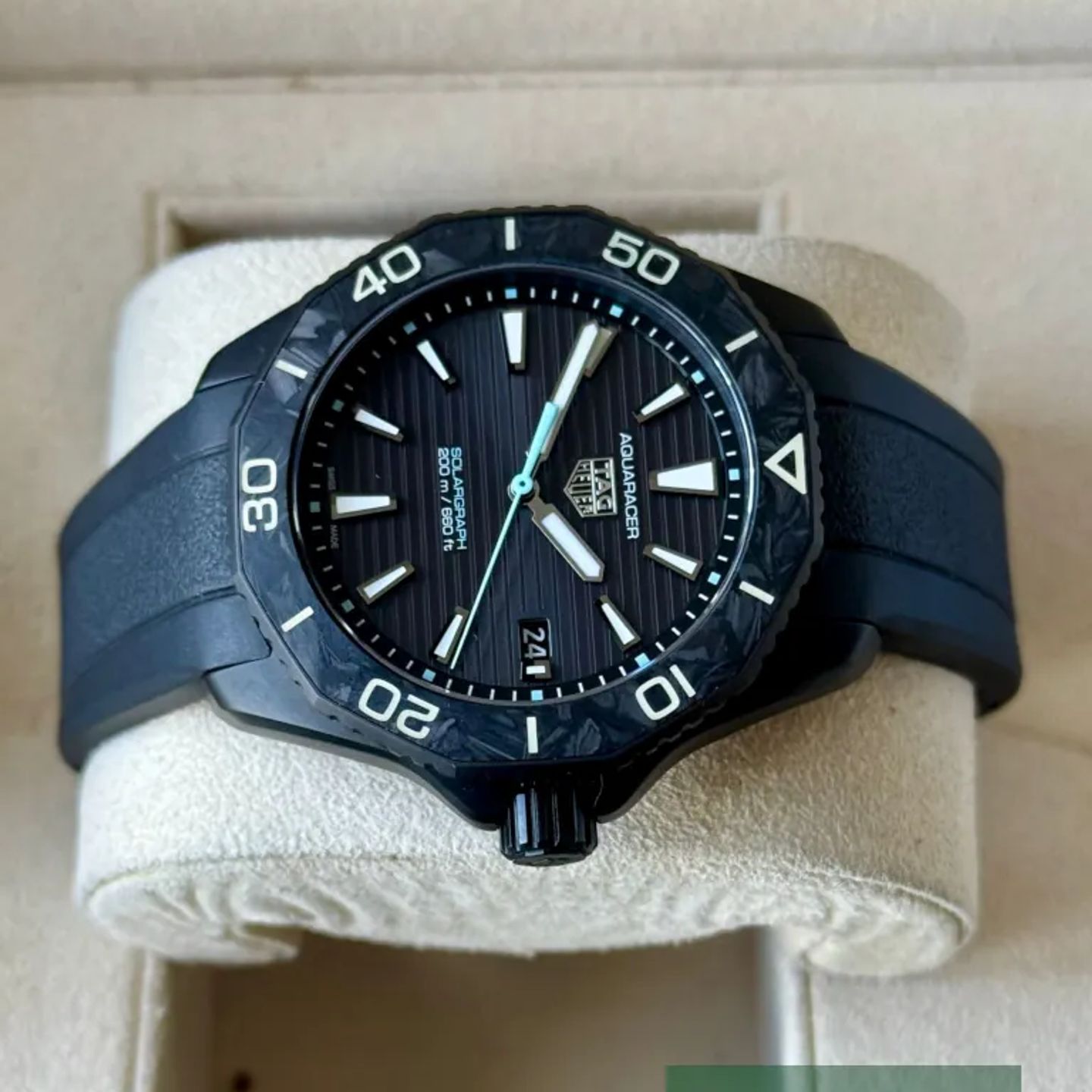 TAG Heuer Aquaracer WBP1112.FT6199 (2025) - Black dial 40 mm Steel case (4/7)
