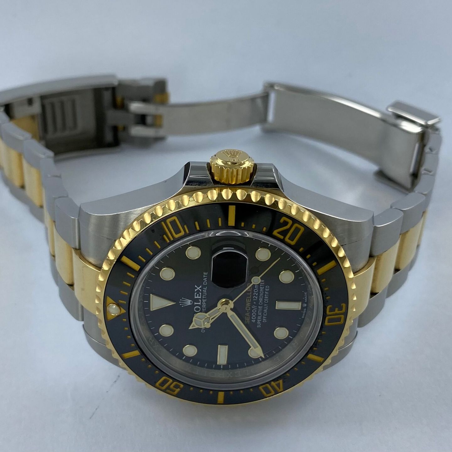 Rolex Sea-Dweller 126603 (2020) - Black dial 43 mm Gold/Steel case (2/7)