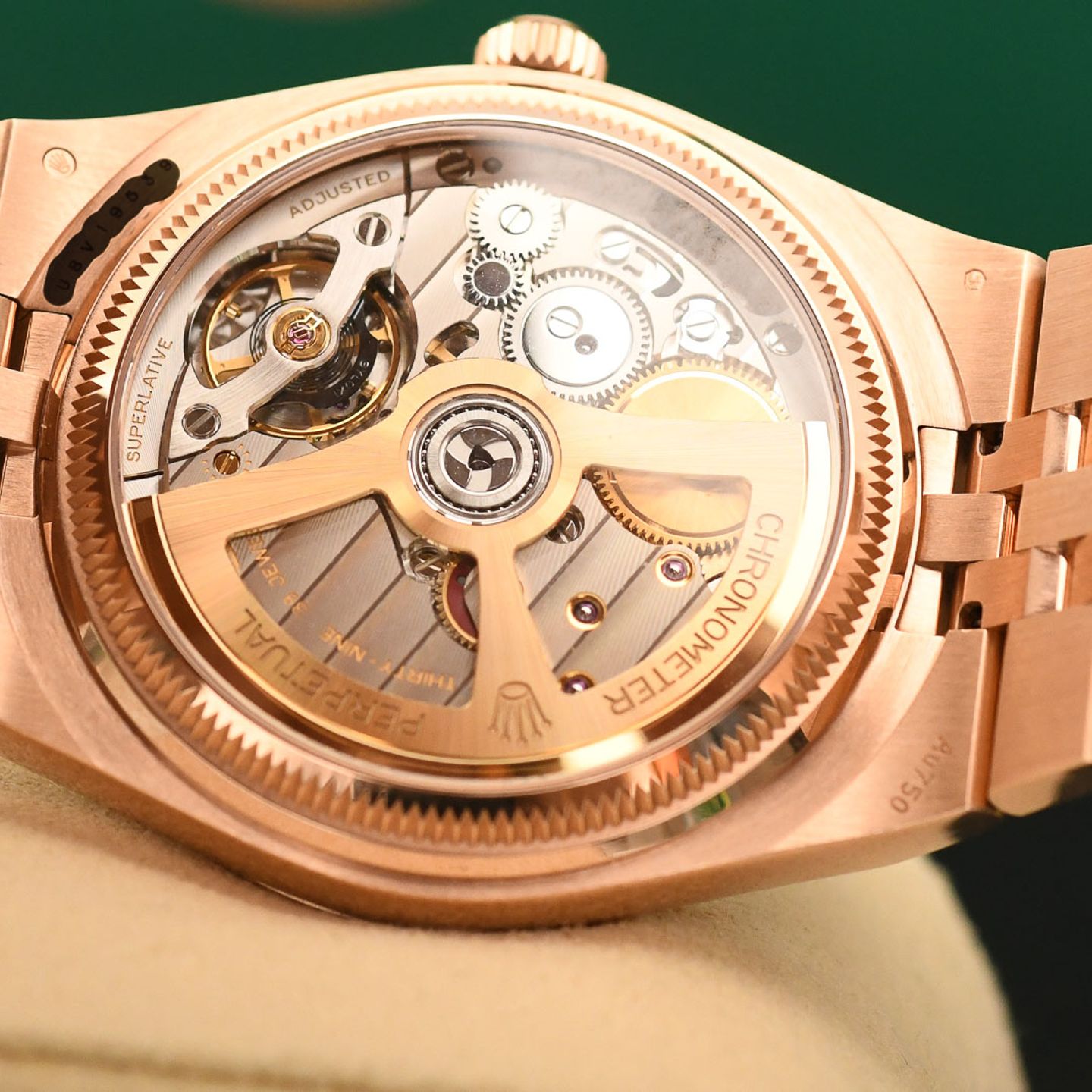 Rolex Land-Dweller 36 127235 (2025) - White dial 36 mm Rose Gold case (9/16)