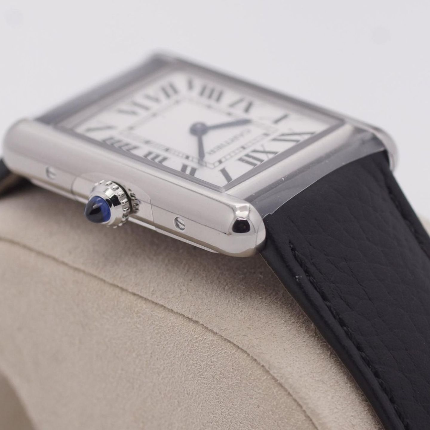 Cartier Tank WSTA0109 (2025) - Silver dial 26 mm Steel case (8/8)