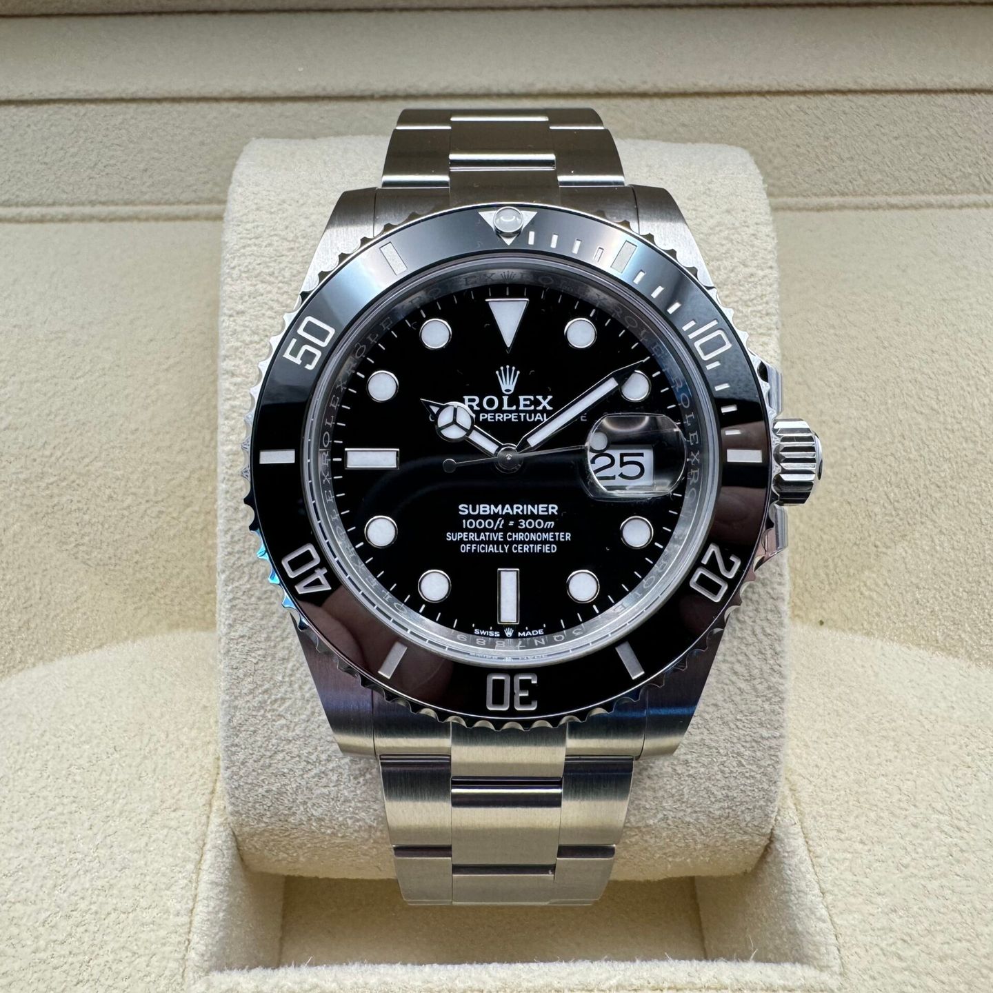 Rolex Submariner Date 126610LN (2024) - Zwart wijzerplaat 41mm Staal (2/8)