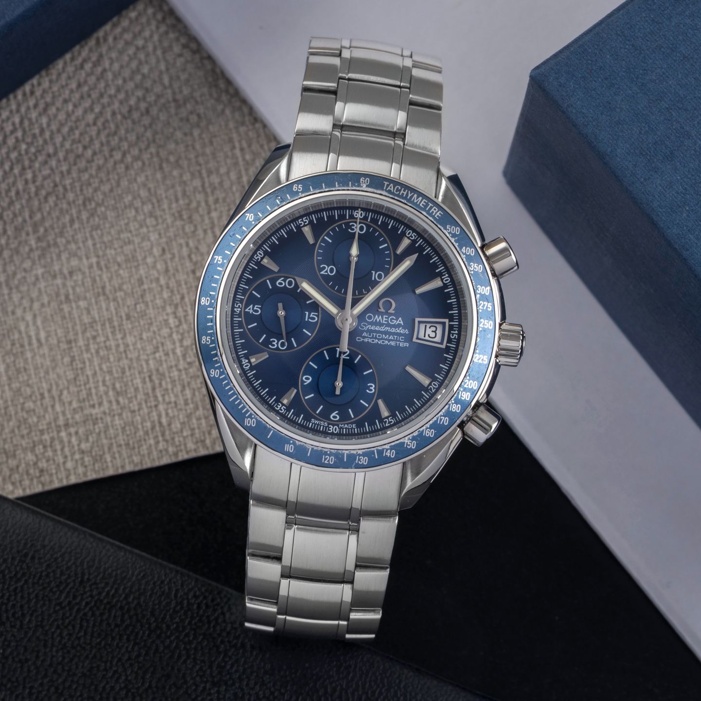 Omega Speedmaster Date 3212.80.00 (2005) - Blue dial 40 mm Steel case (1/8)