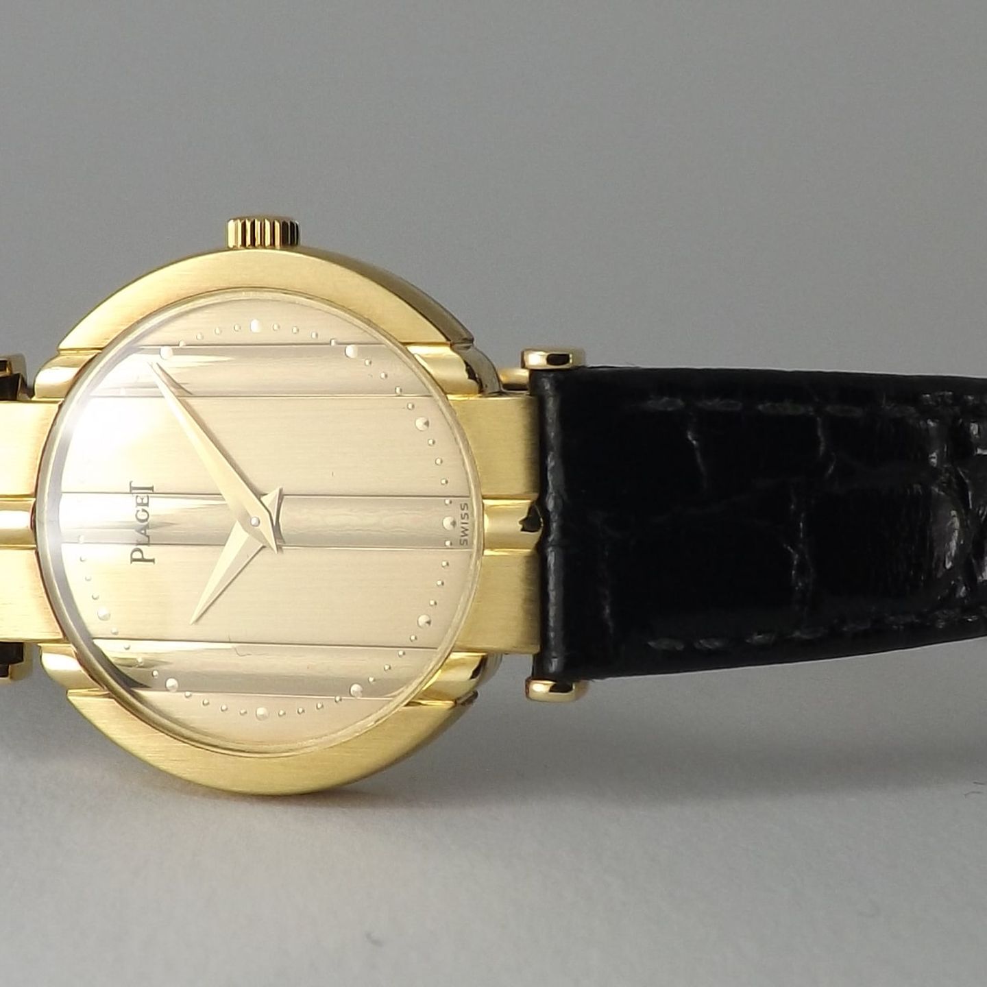 Piaget Polo 8263 (Unknown (random serial)) - Gold dial 24 mm Yellow Gold case (2/8)