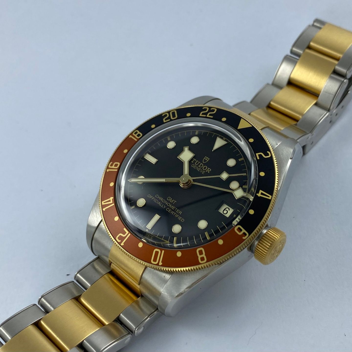 Tudor Black Bay GMT 79833MN (2022) - Black dial 41 mm Steel case (4/7)