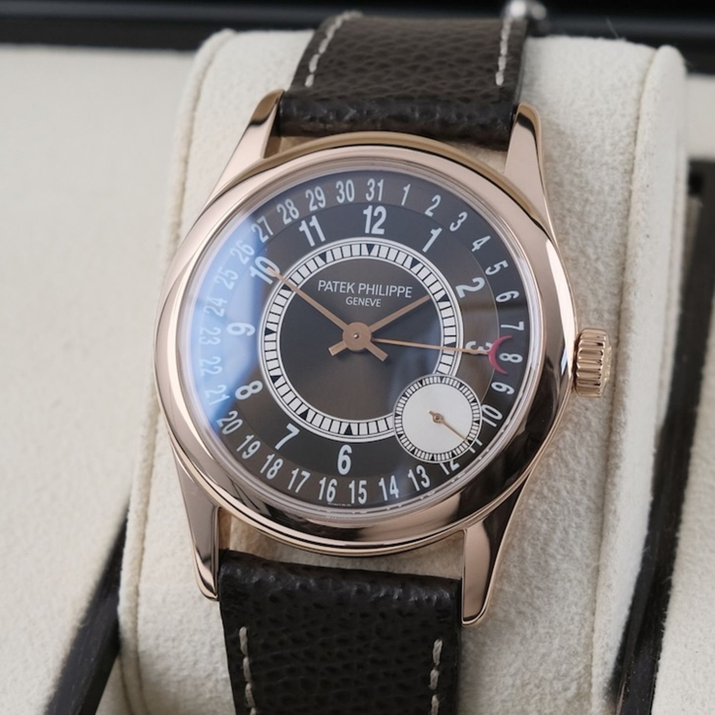 Patek Philippe Calatrava 6000R-001 (2011) - Bruin wijzerplaat 37mm Roségoud (2/8)