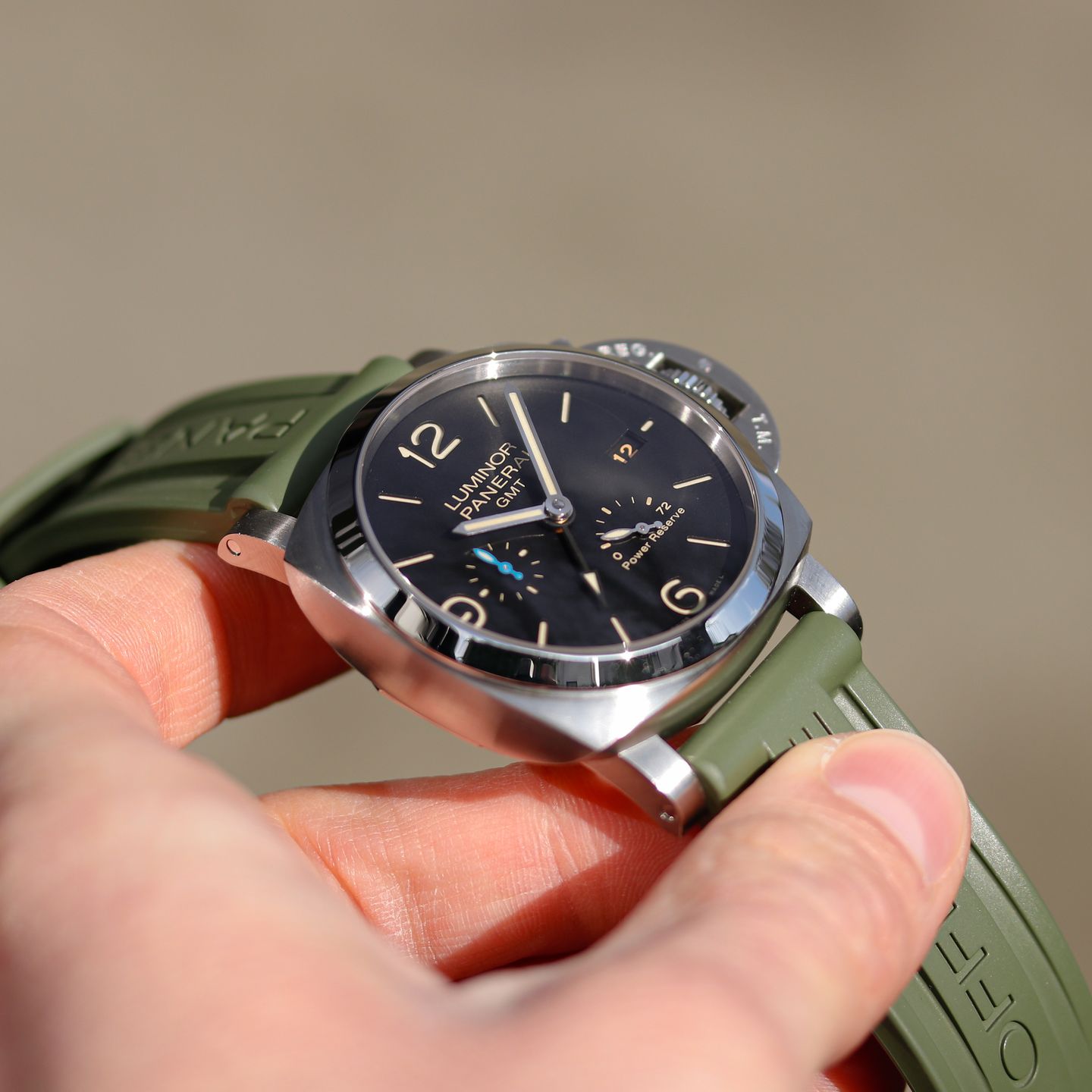 Panerai Luminor 1950 3 Days GMT Power Reserve Automatic PAM01321 (2020) - Black dial 44 mm Steel case (3/8)
