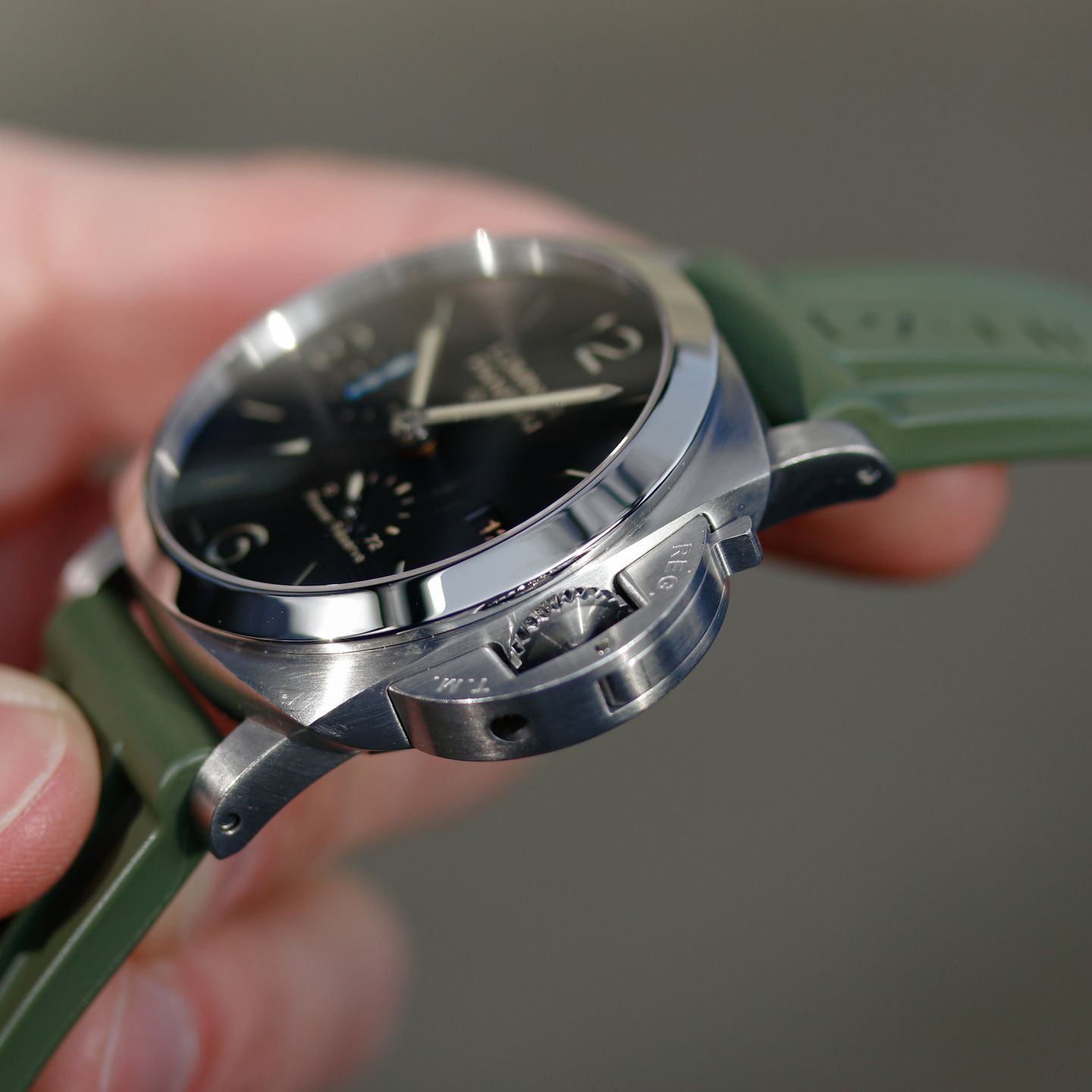 Panerai Luminor 1950 3 Days GMT Power Reserve Automatic PAM01321 (2020) - Black dial 44 mm Steel case (4/8)