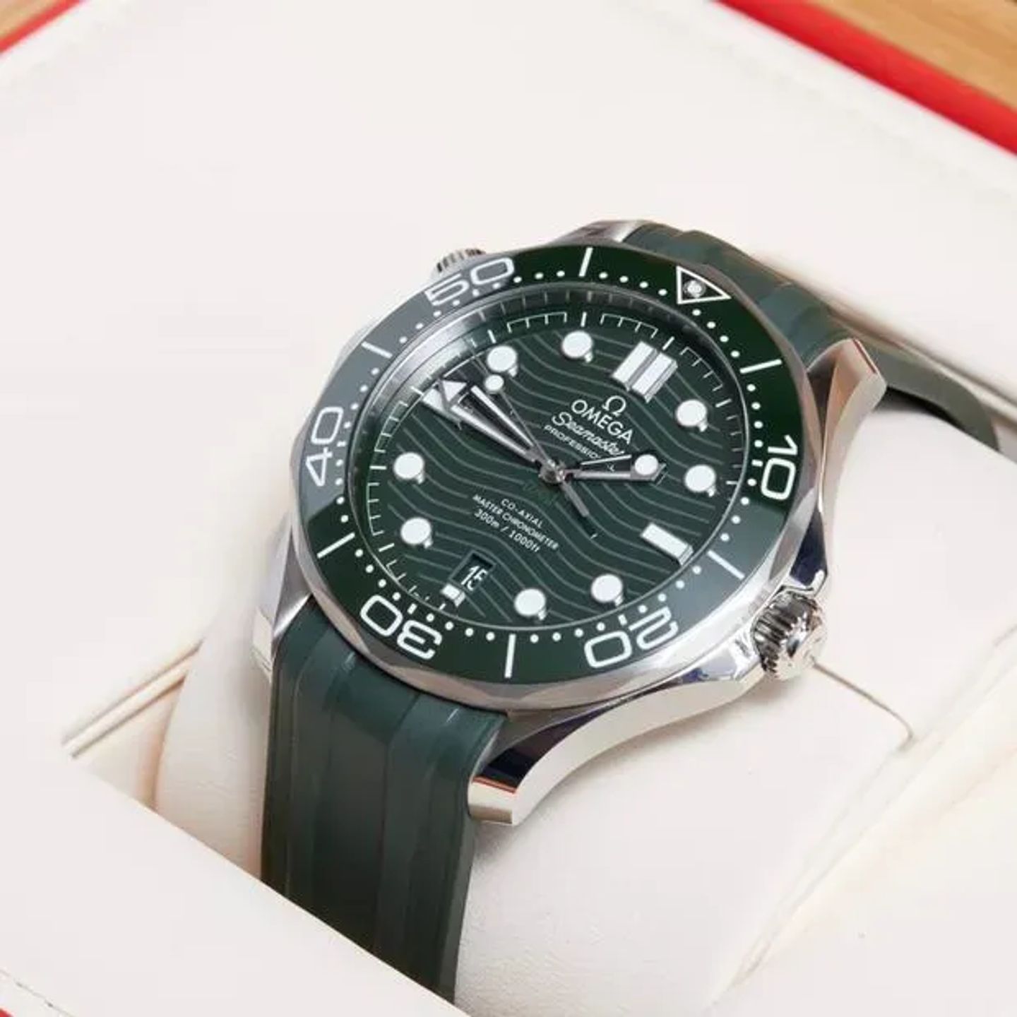 Omega Seamaster Diver 300 M 210.32.42.20.10.001 (2025) - Groen wijzerplaat 42mm Staal (2/6)