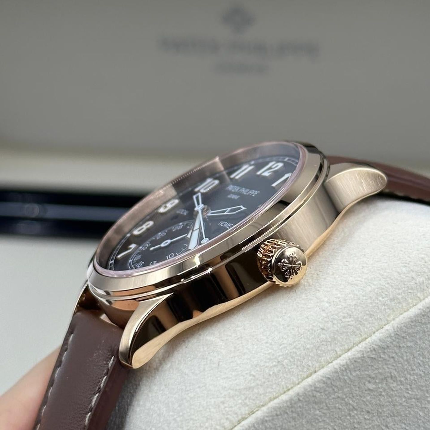 Patek Philippe Calatrava 5524R-001 - (10/10)