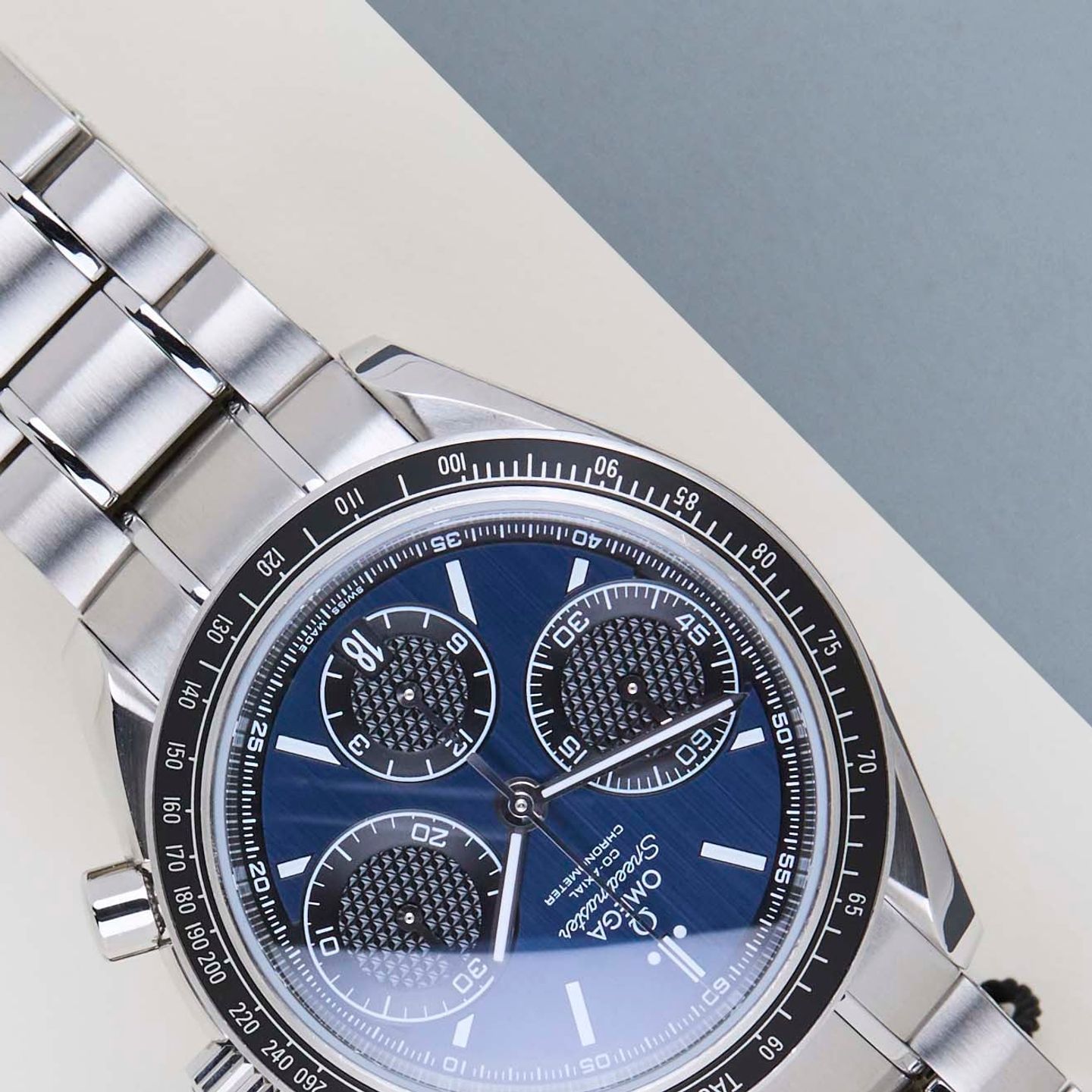 Omega Speedmaster Racing 326.30.40.50.03.001 (2024) - Blue dial 40 mm Steel case (4/8)