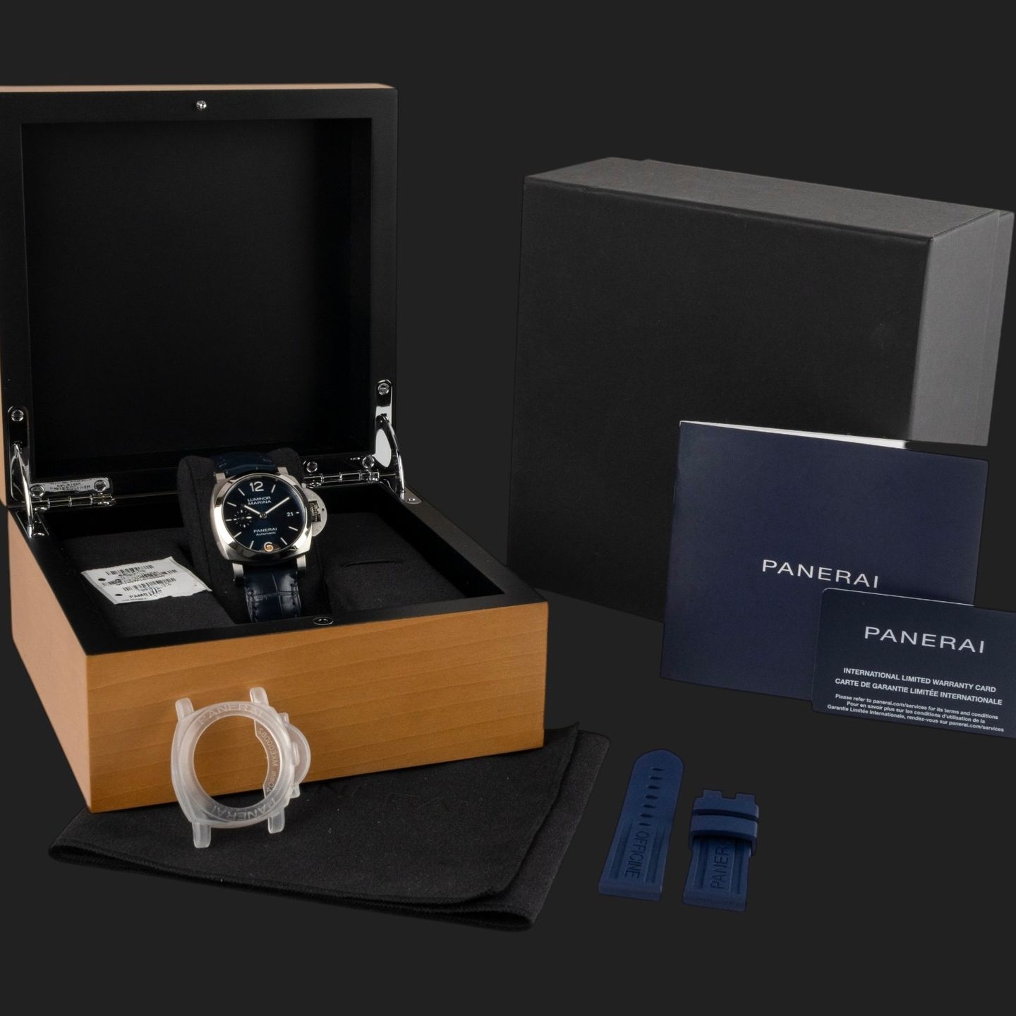 Panerai Luminor Marina PAM01370 (2024) - Blauw wijzerplaat 40mm Staal (8/8)