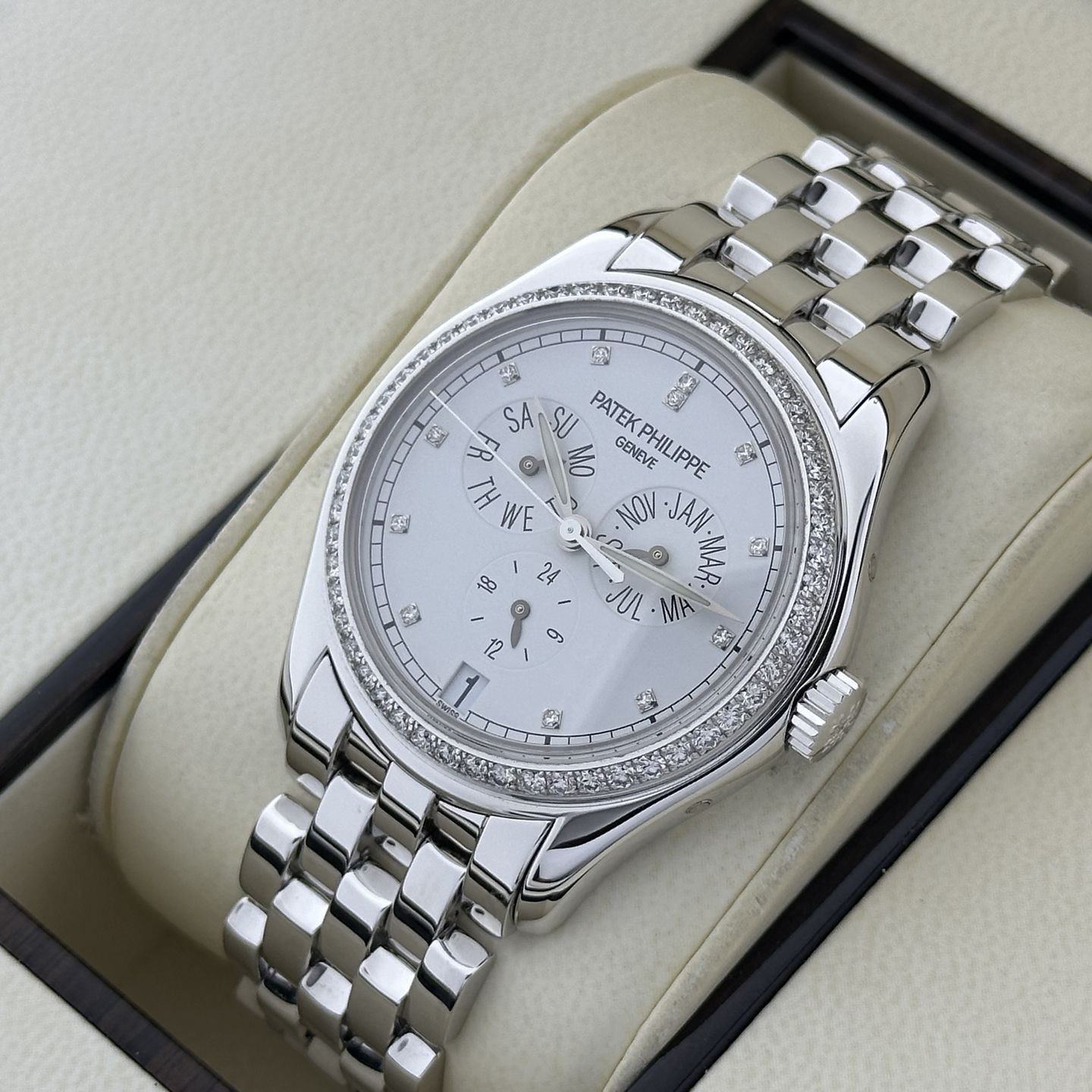 Patek Philippe Annual Calendar 5037/1G - (7/8)