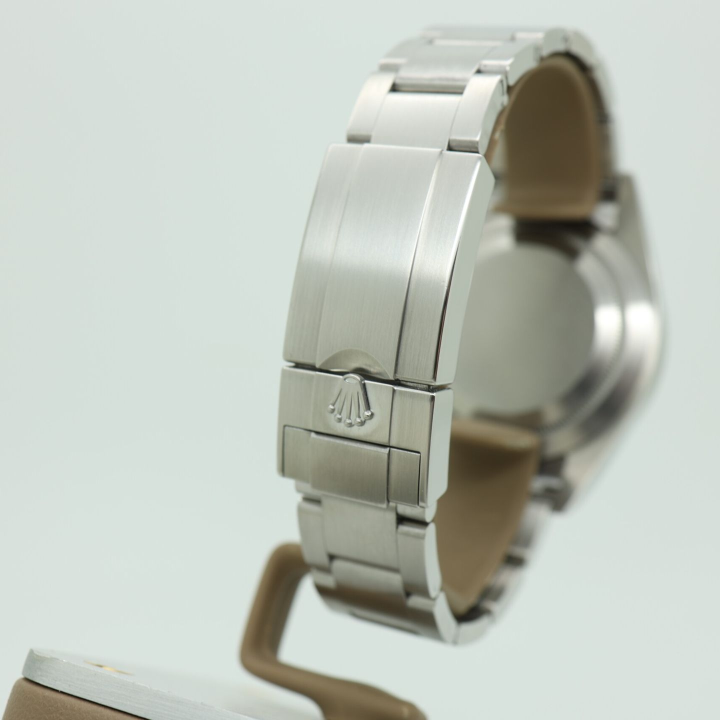 Rolex Explorer 214270 (2019) - Zwart wijzerplaat 39mm Staal (7/8)