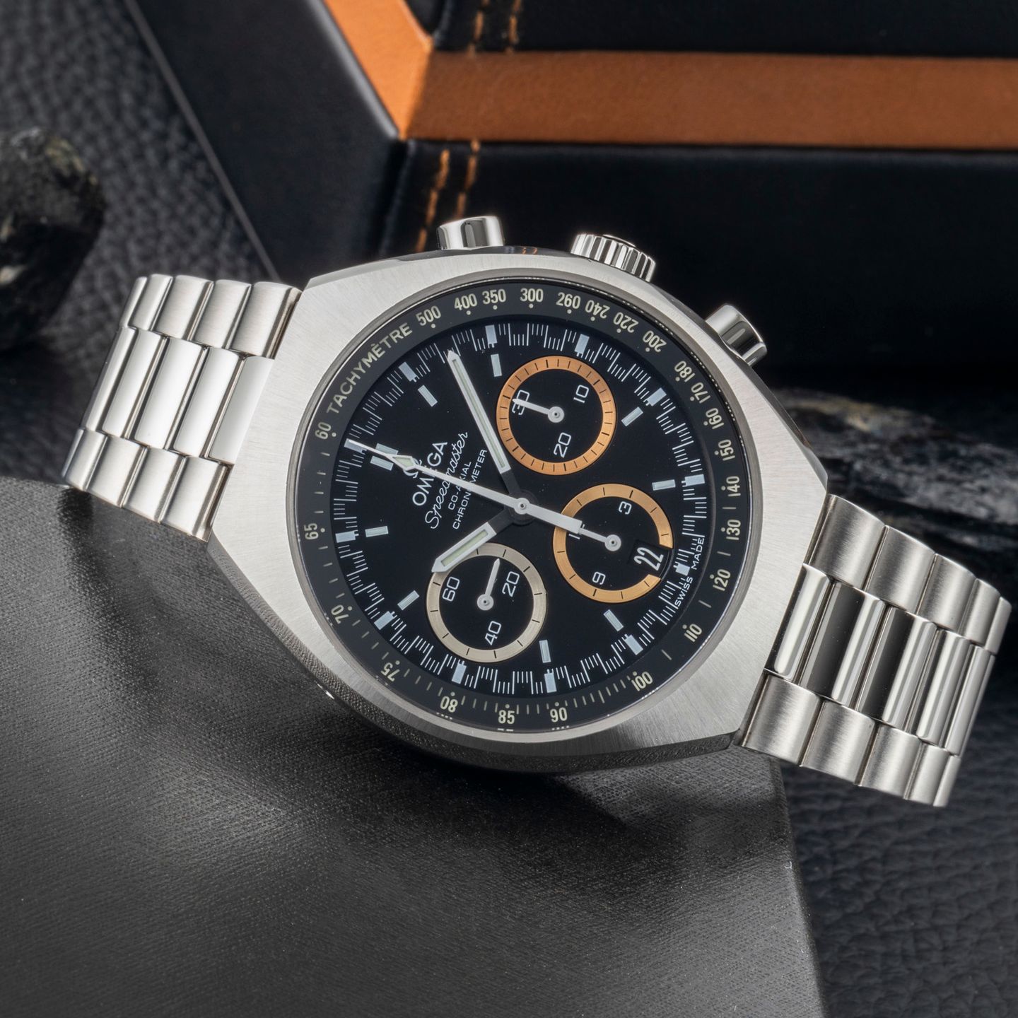 Omega Speedmaster Mark II 522.10.43.50.01.001 - (2/8)