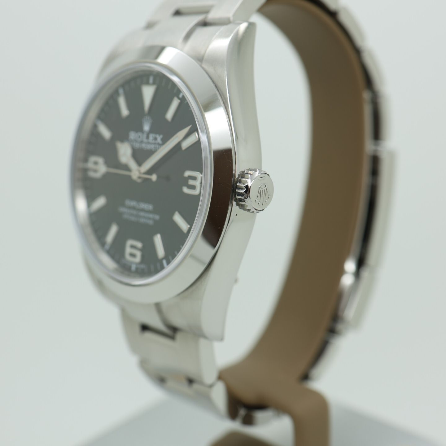 Rolex Explorer 214270 (2019) - Zwart wijzerplaat 39mm Staal (3/8)