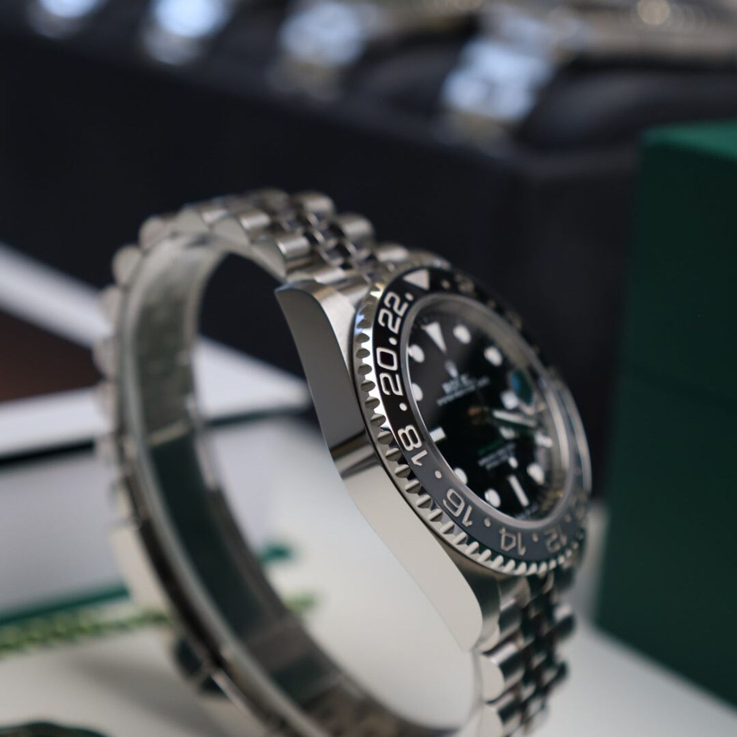 Rolex GMT-Master II 126710GRNR - (19/32)