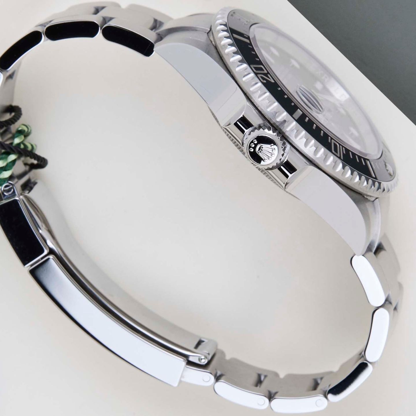 Rolex Sea-Dweller 126600 (2025) - Black dial 43 mm Steel case (7/8)